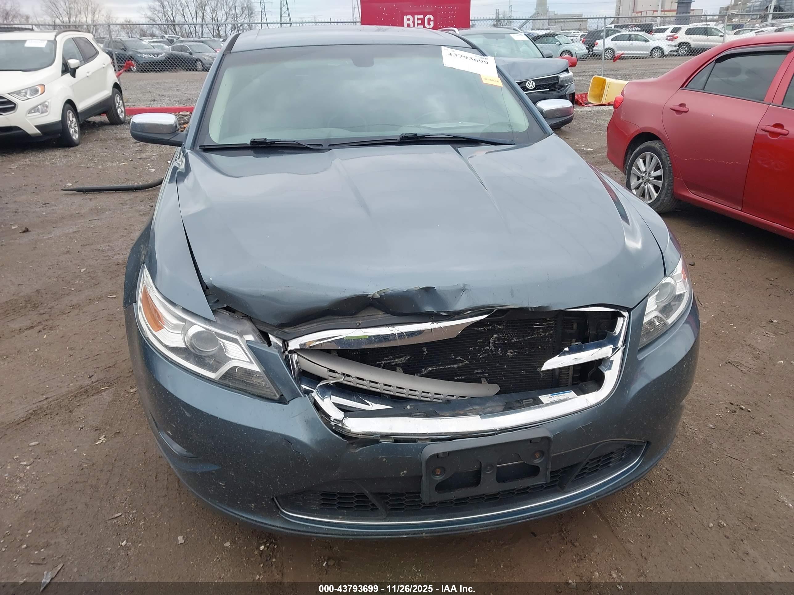 FORD TAURUS image 6