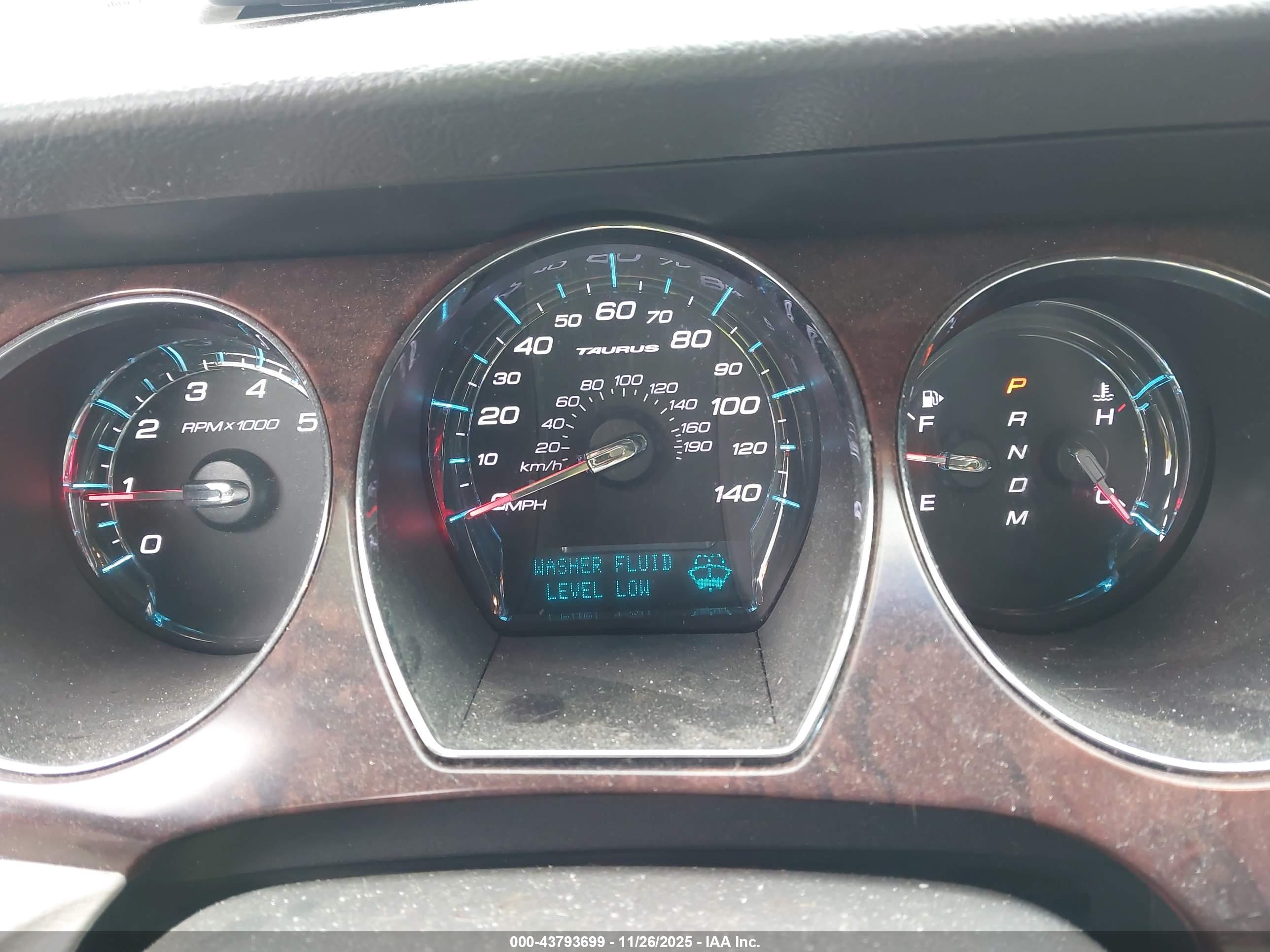 FORD TAURUS image 7