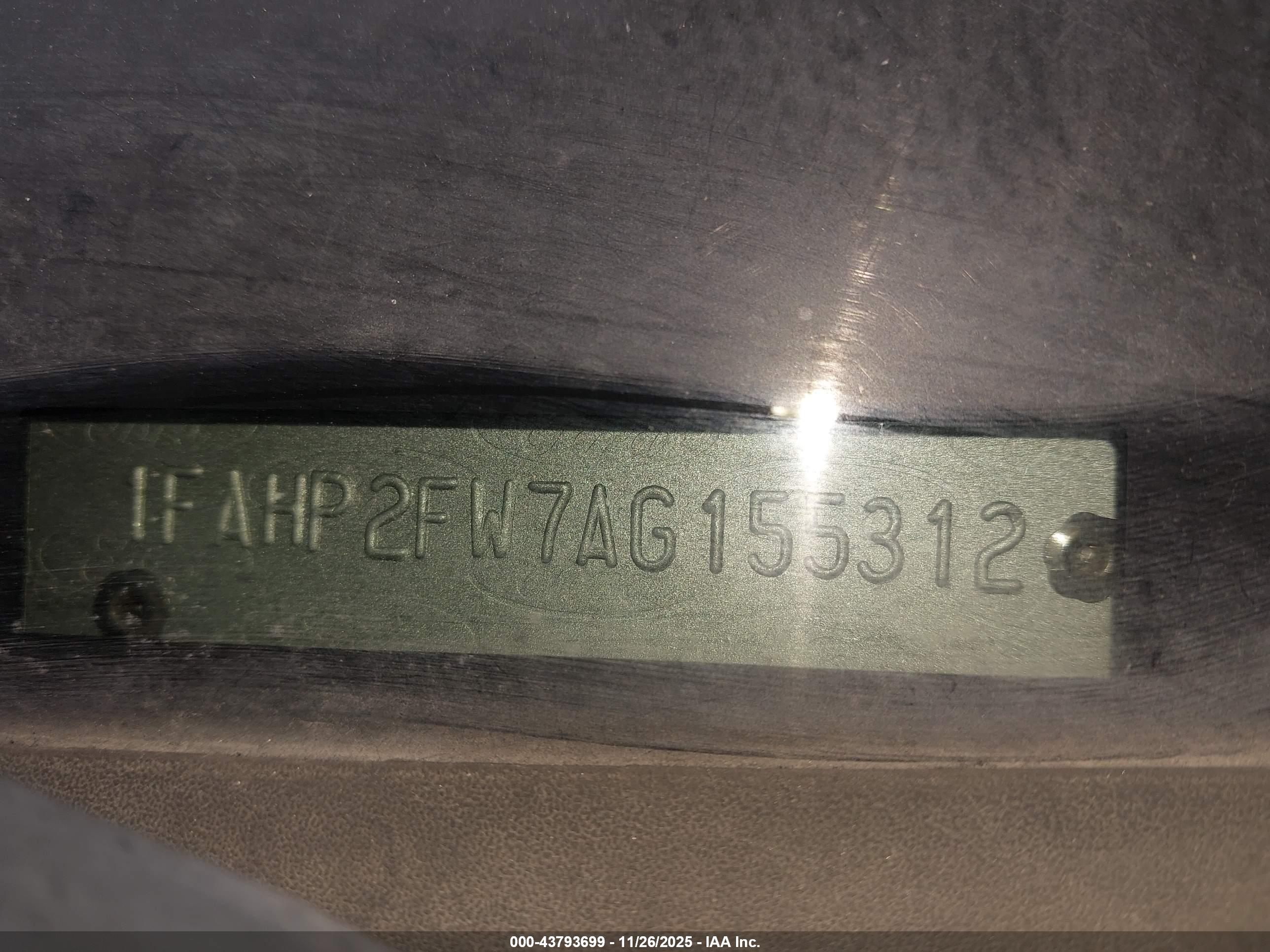 FORD TAURUS image 9
