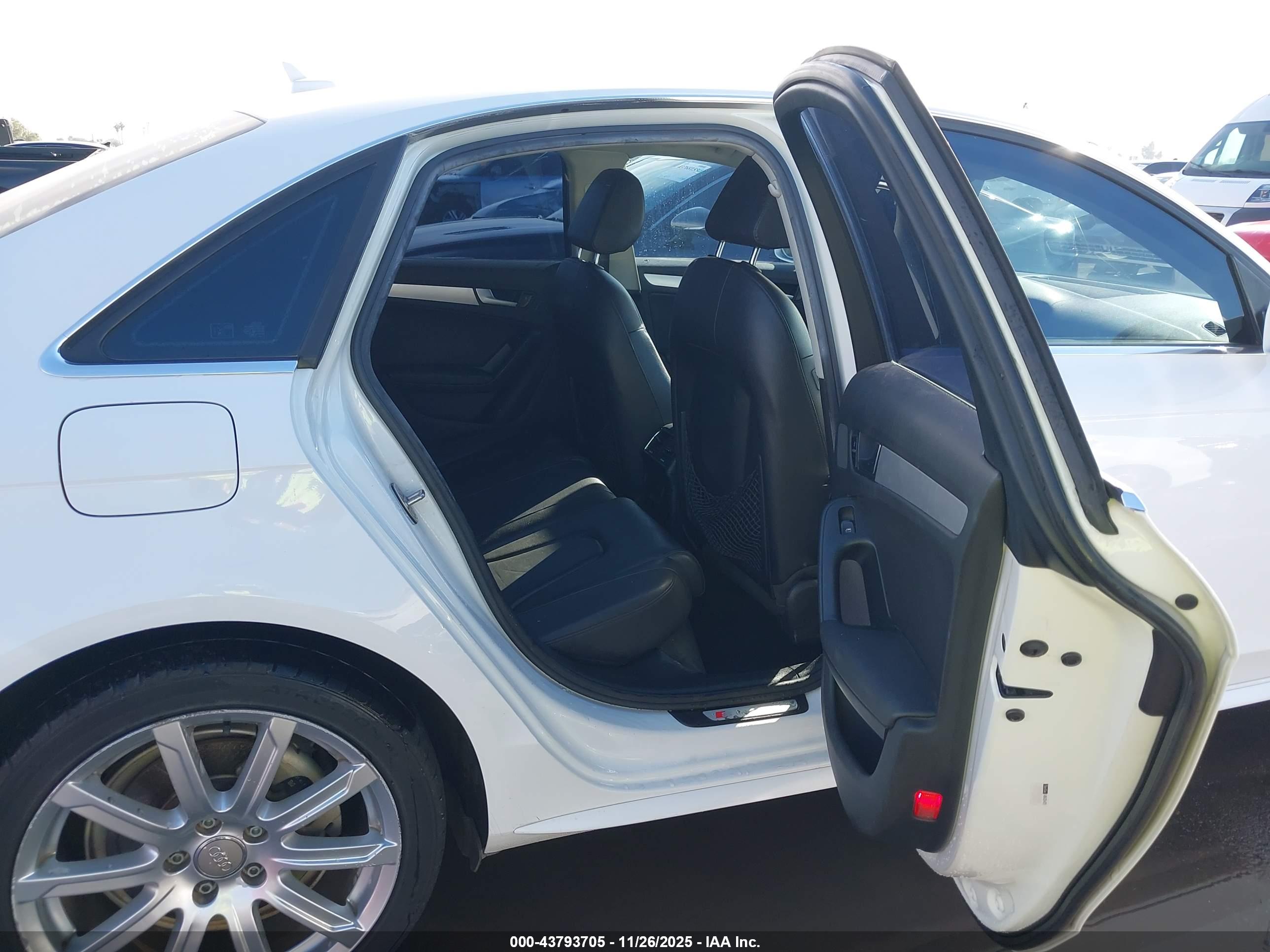 AUDI A4 image 8