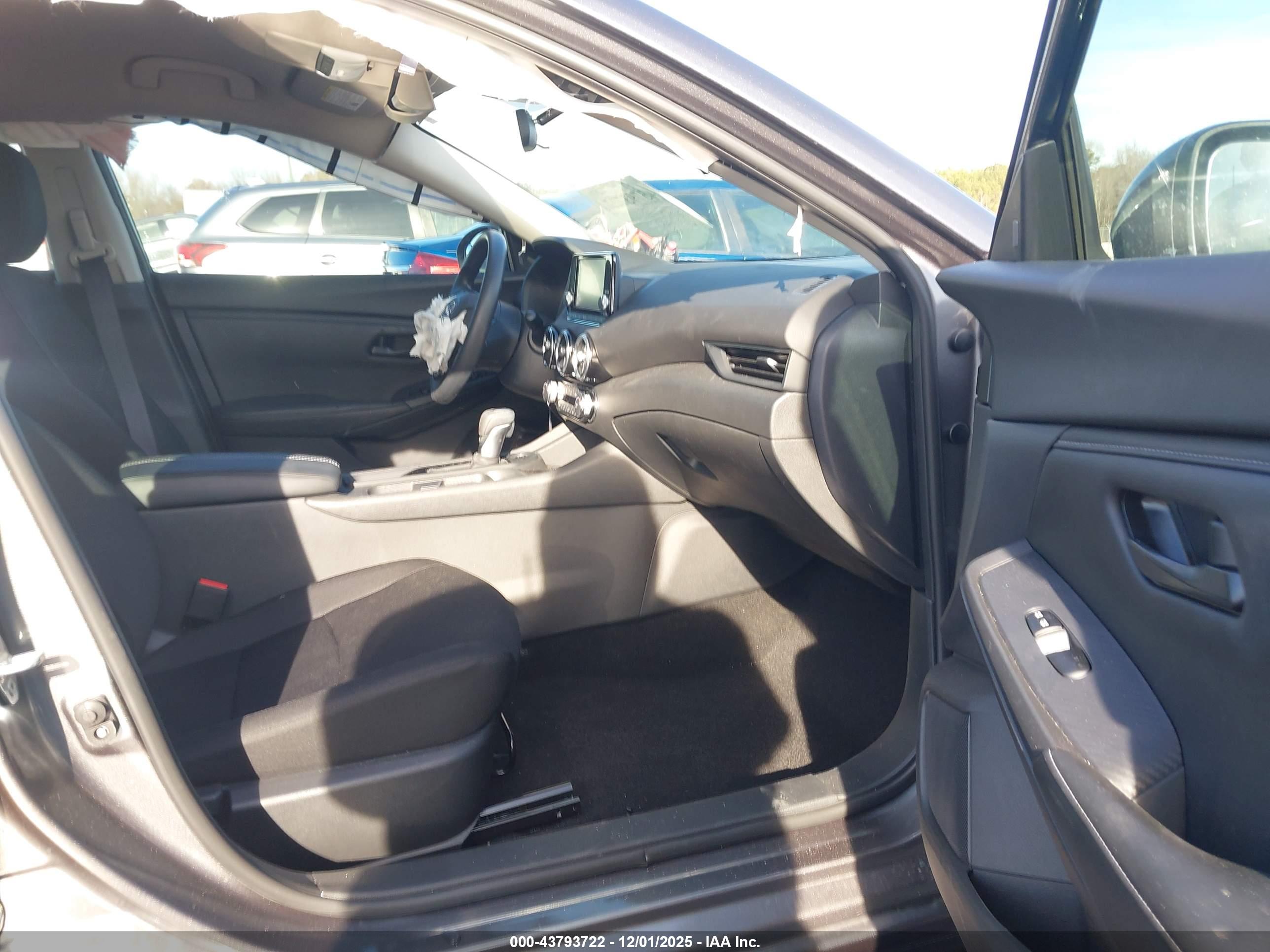 NISSAN SENTRA image 5