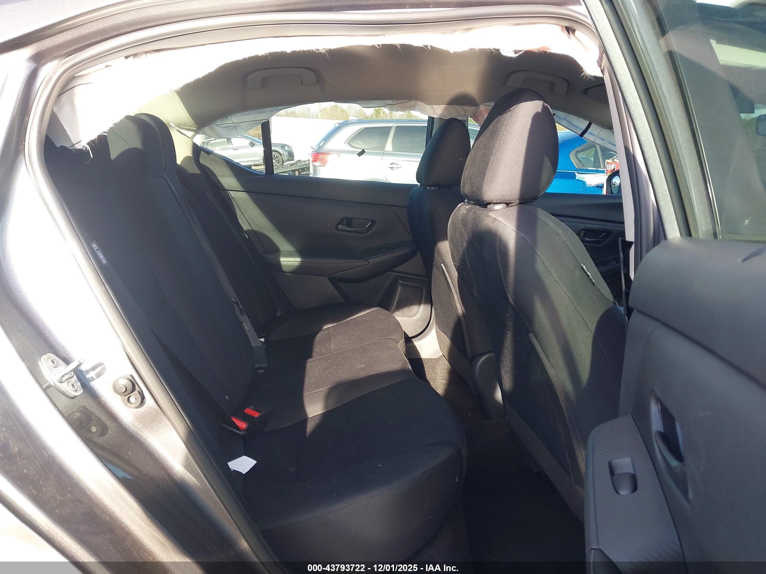 NISSAN SENTRA image 8