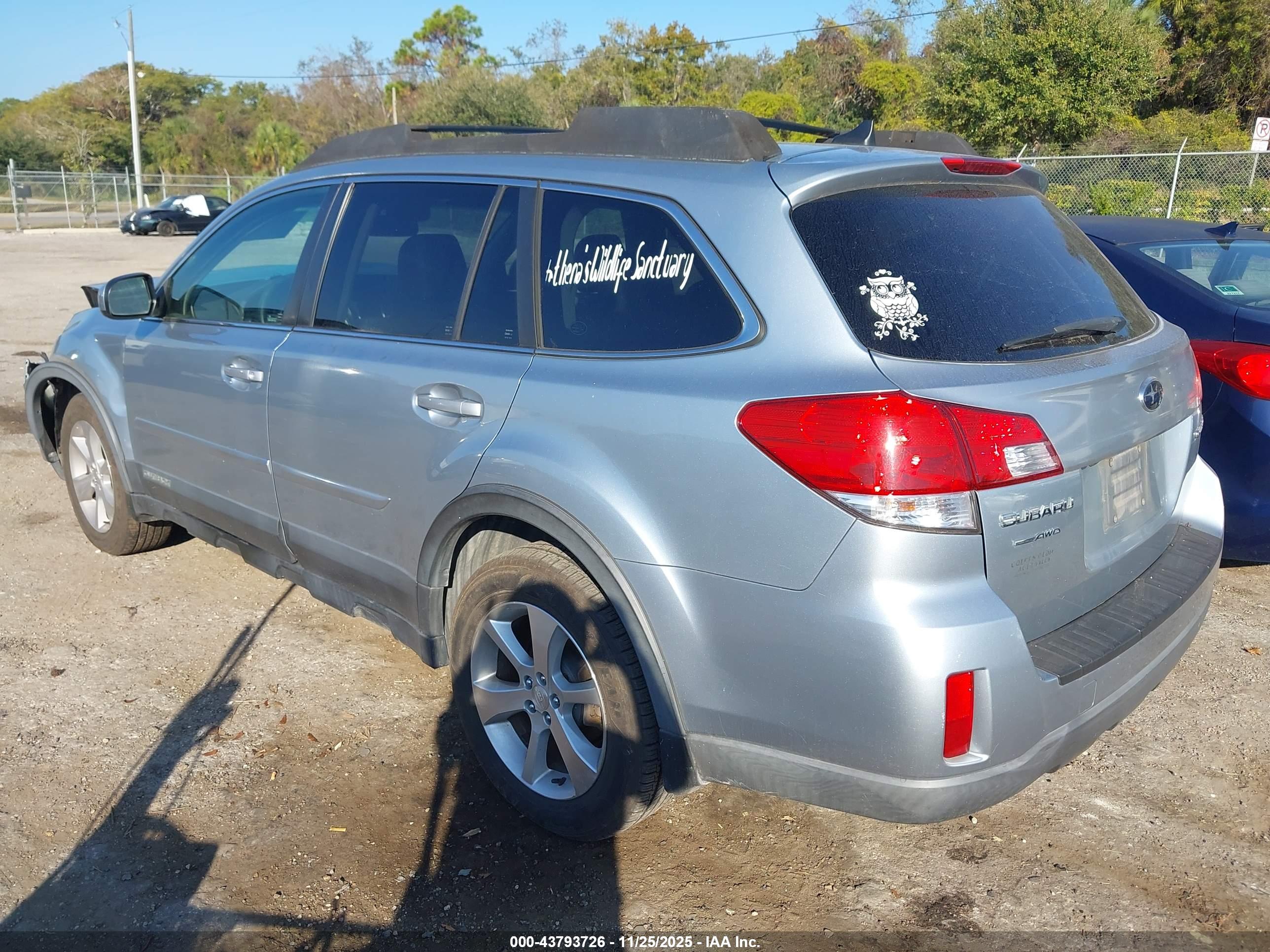 SUBARU OUTBACK image 3