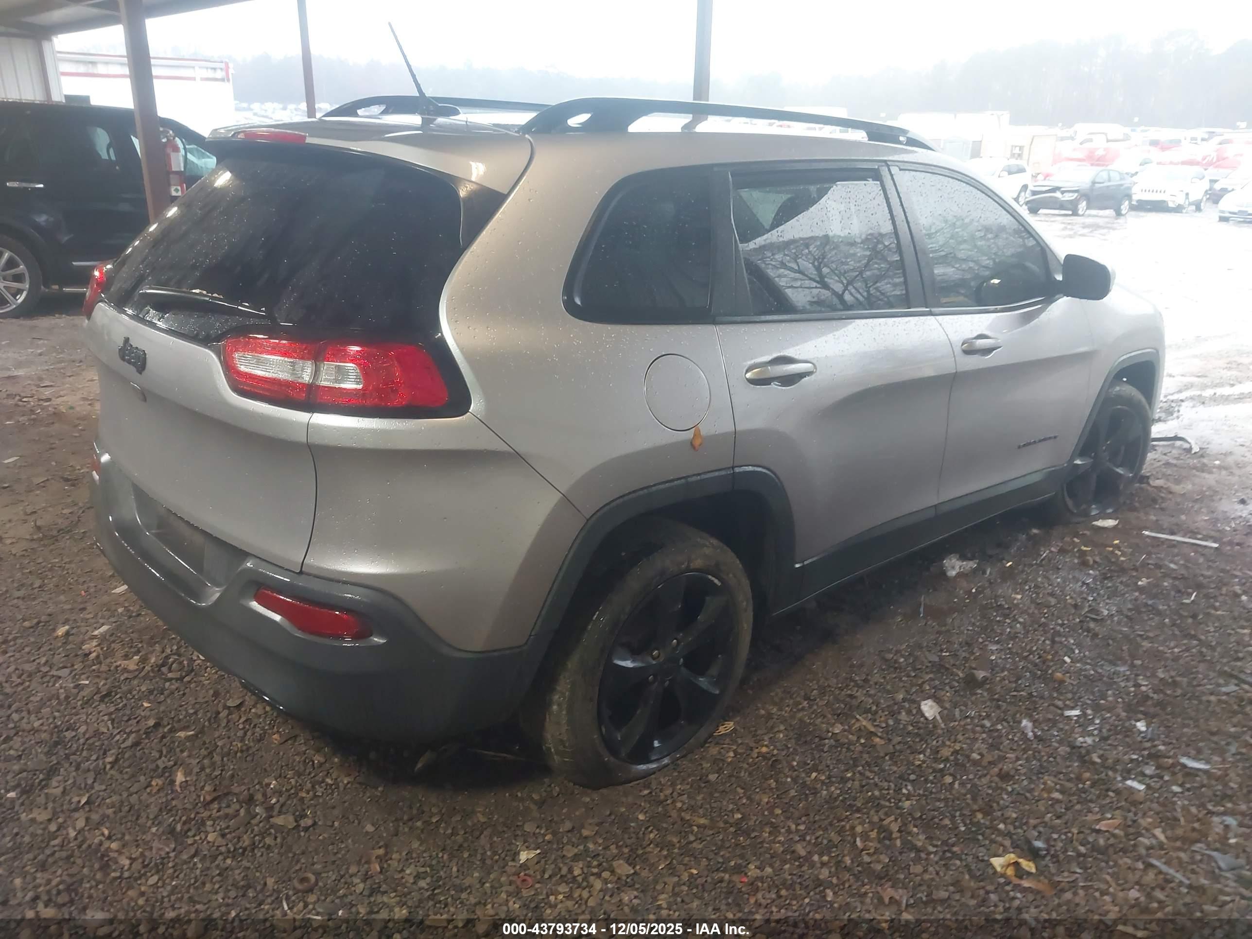 JEEP CHEROKEE image 4