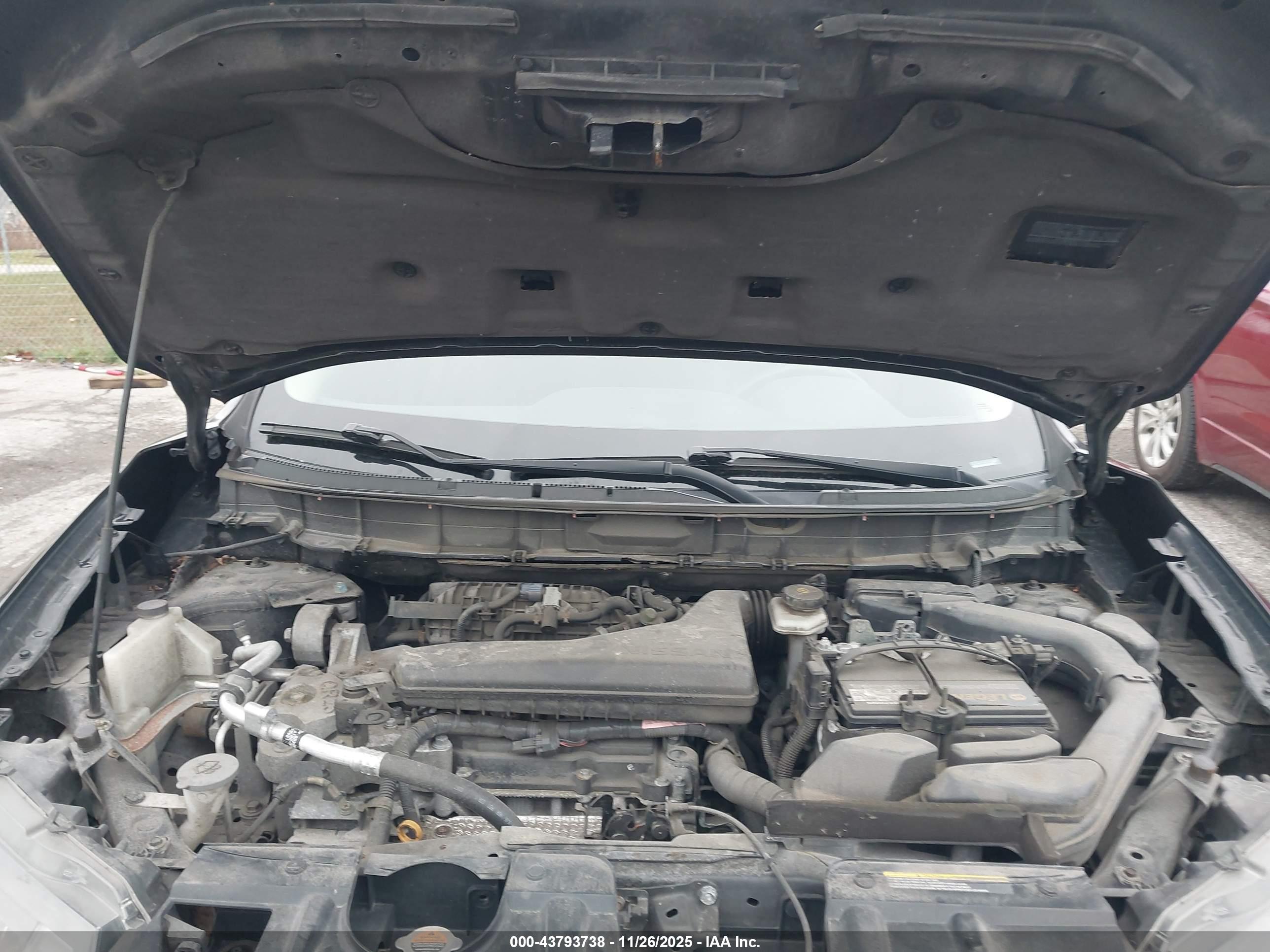 NISSAN ROGUE image 10