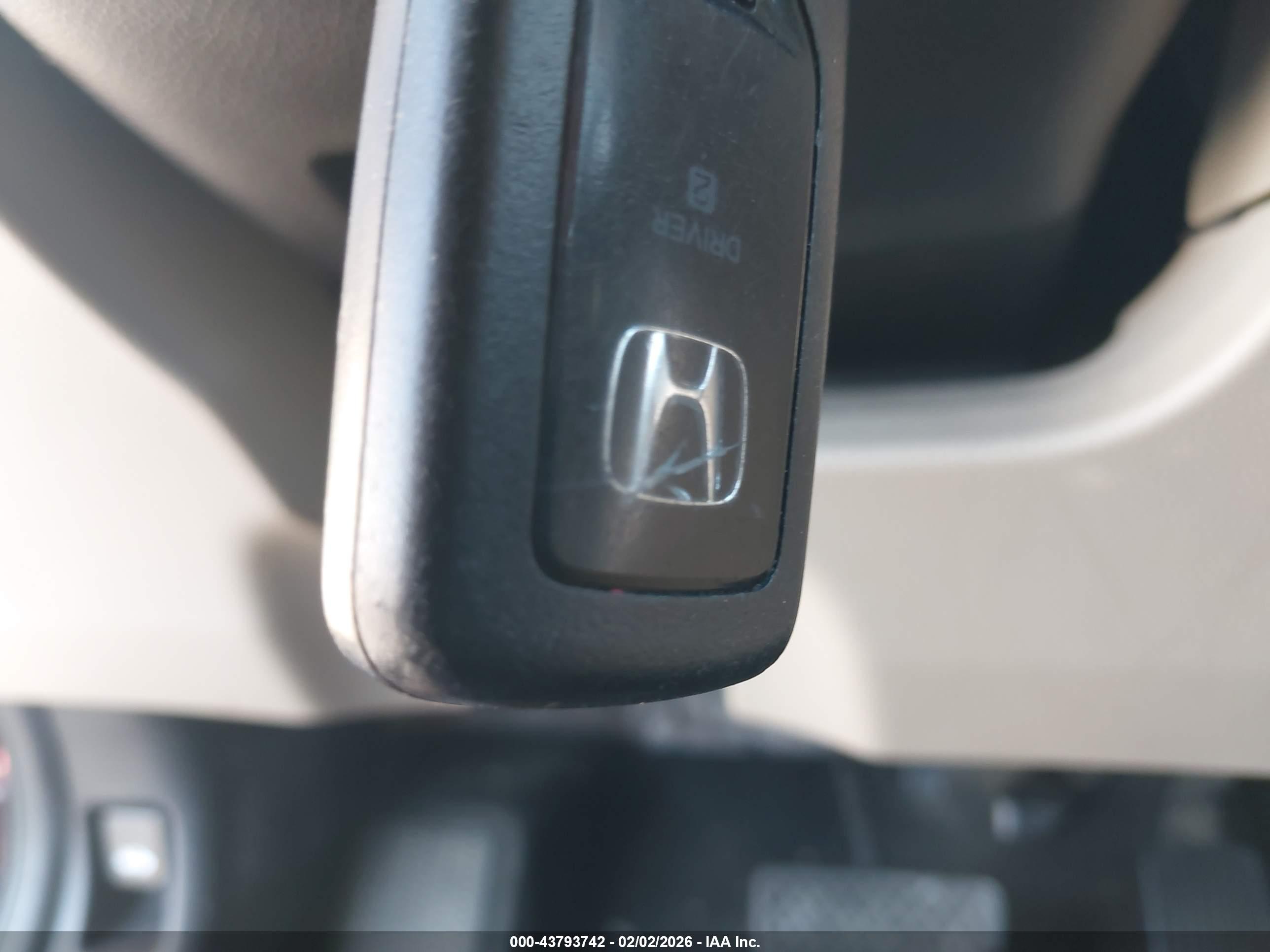 HONDA ACCORD image 11