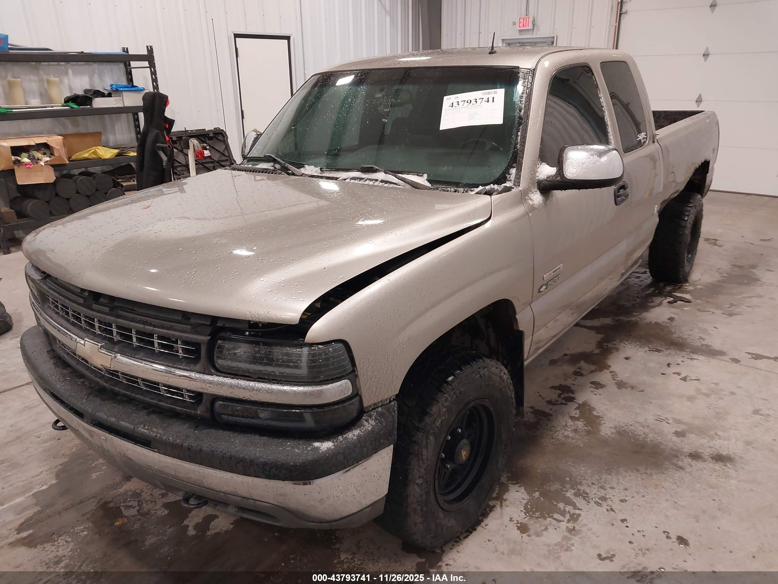 CHEVROLET SILVERADO image 2