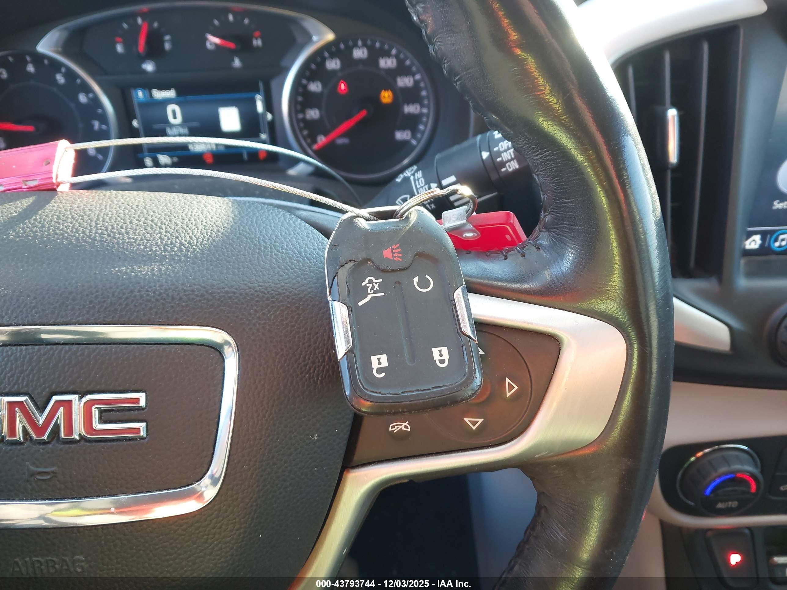 GMC TERRAIN image 11