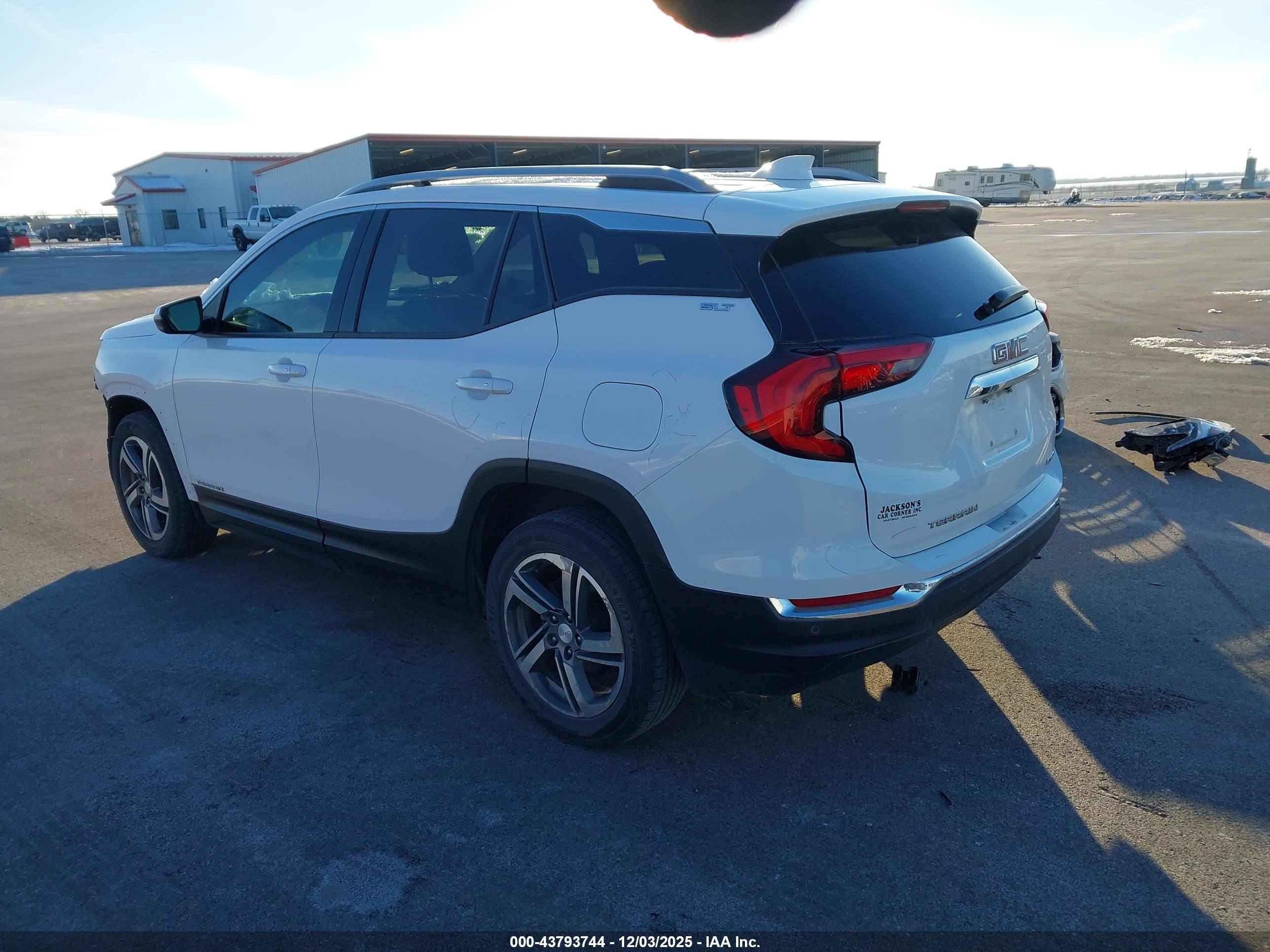 GMC TERRAIN image 3