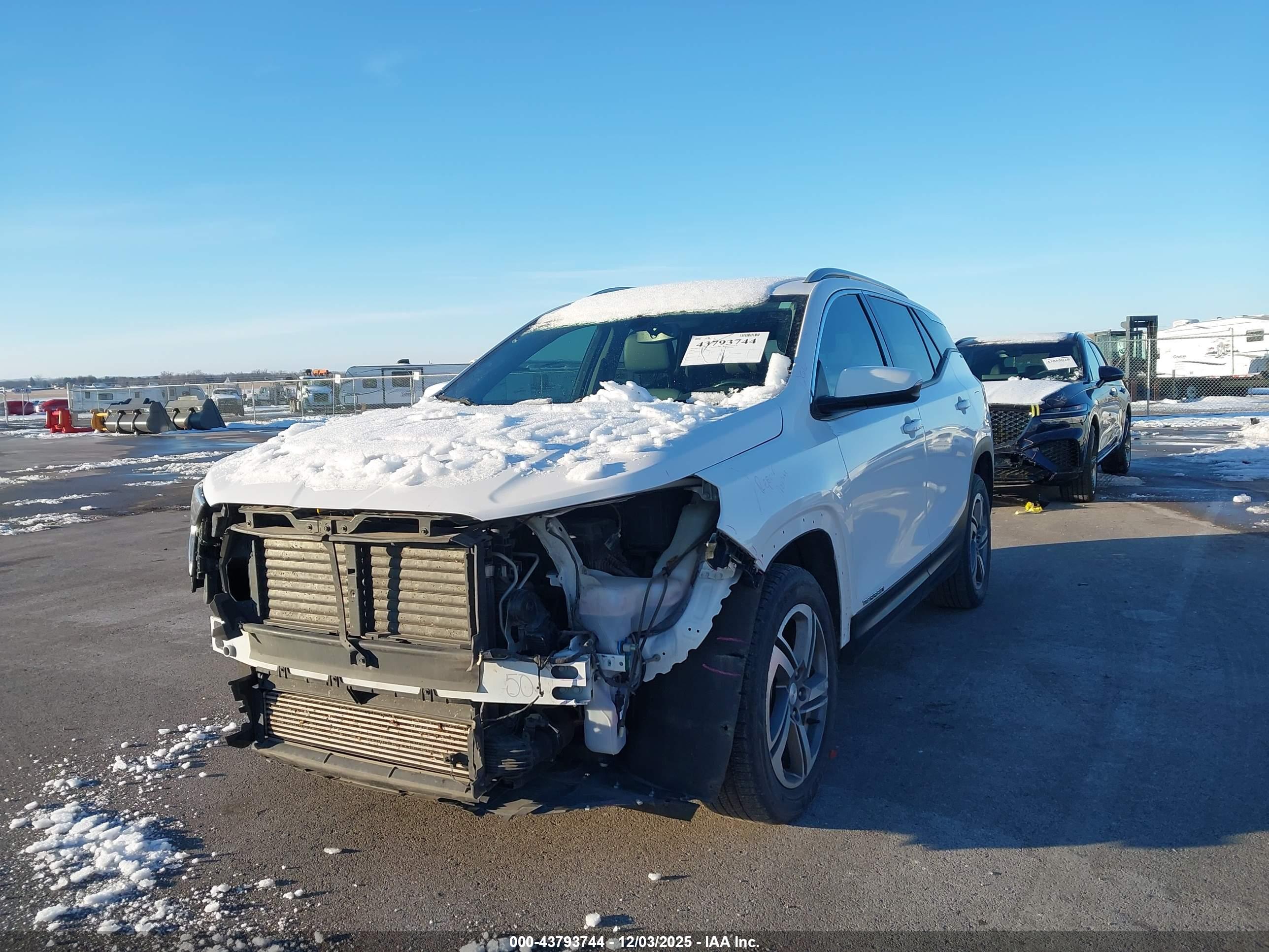 GMC TERRAIN image 6