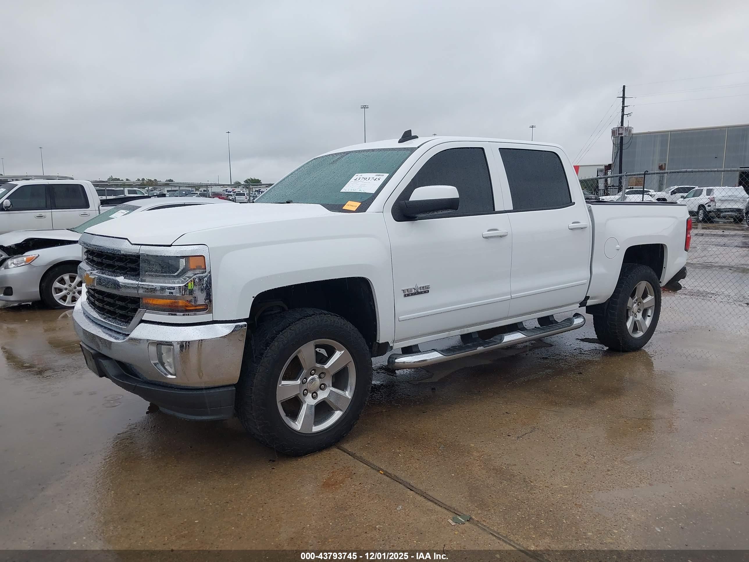 CHEVROLET SILVERADO image 2