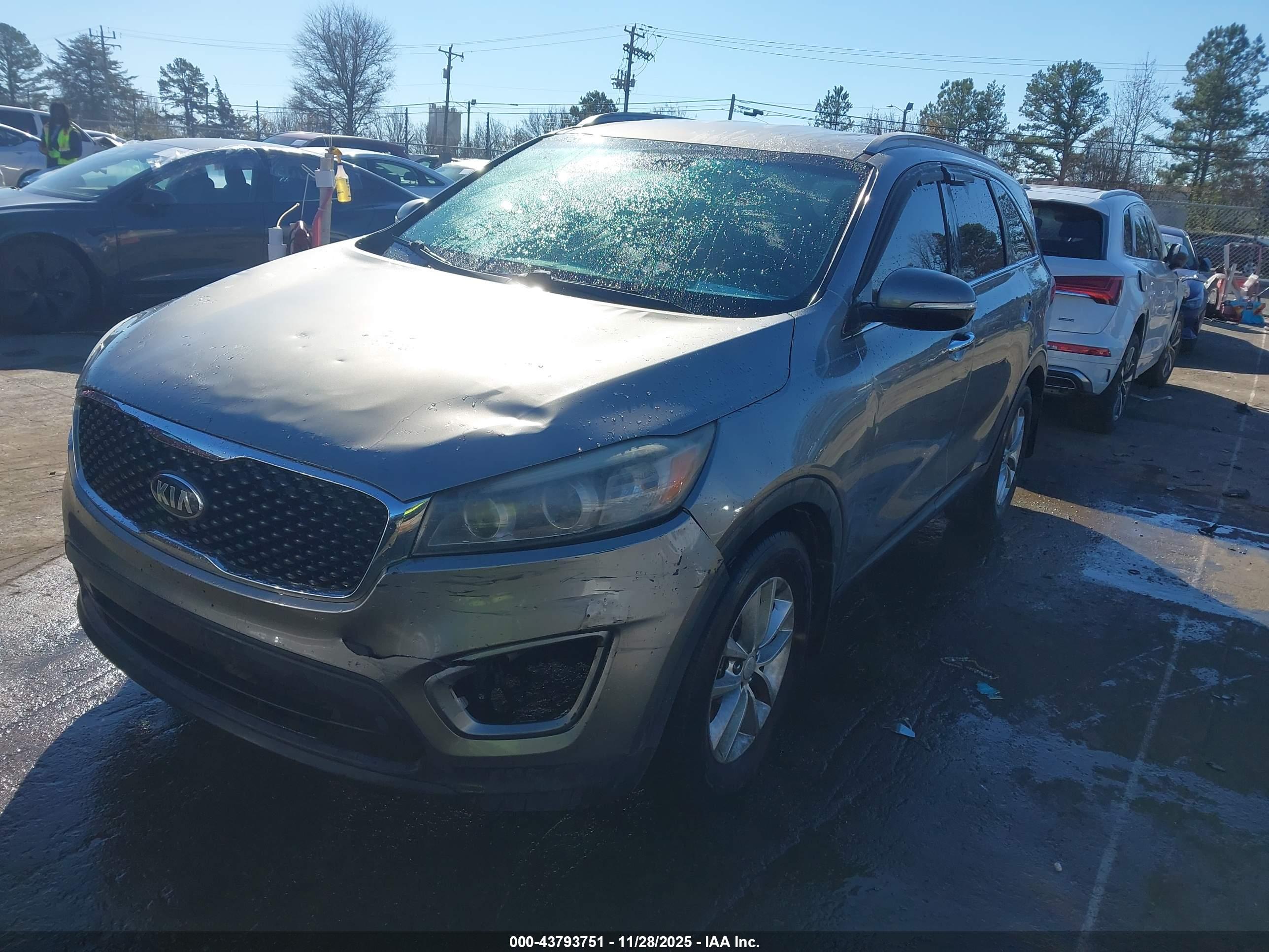 KIA SORENTO image 2