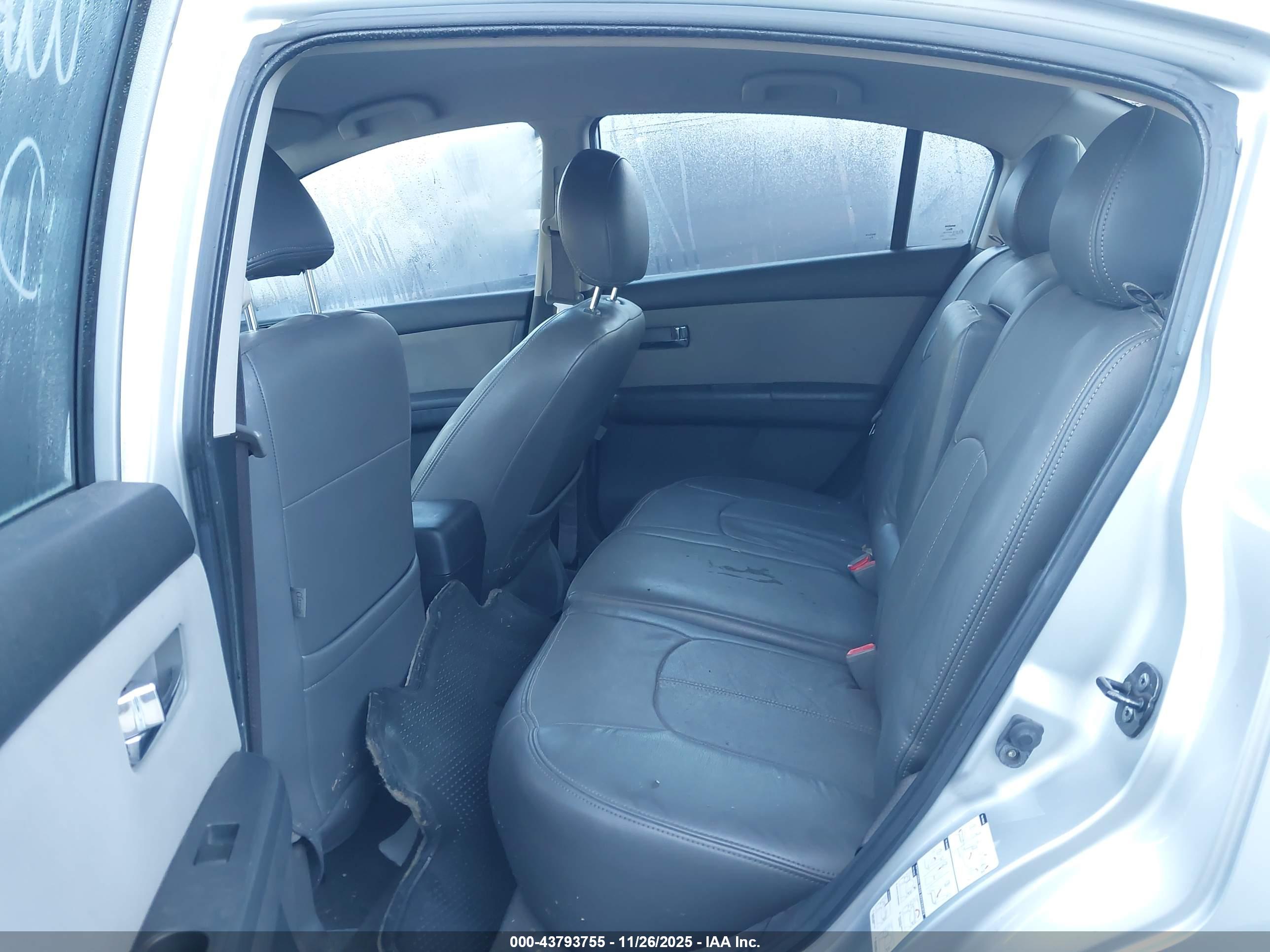 NISSAN SENTRA image 8