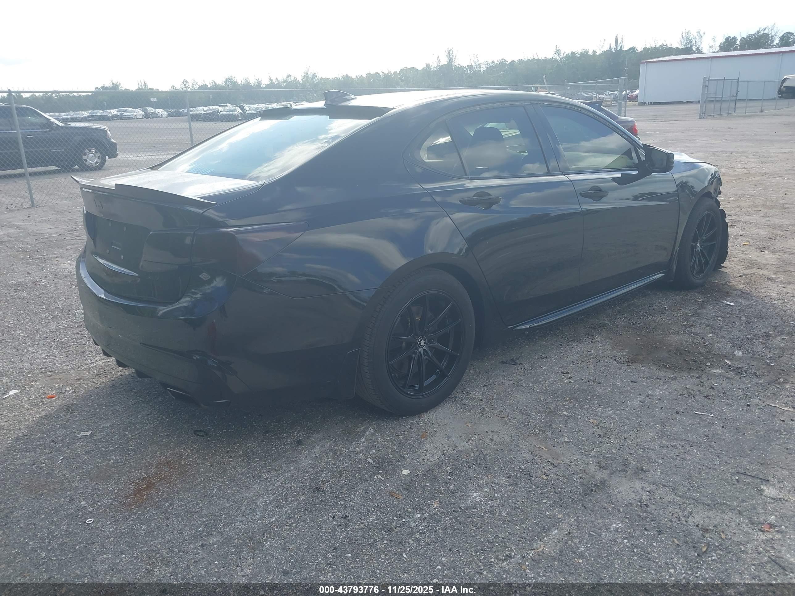 ACURA TLX image 4