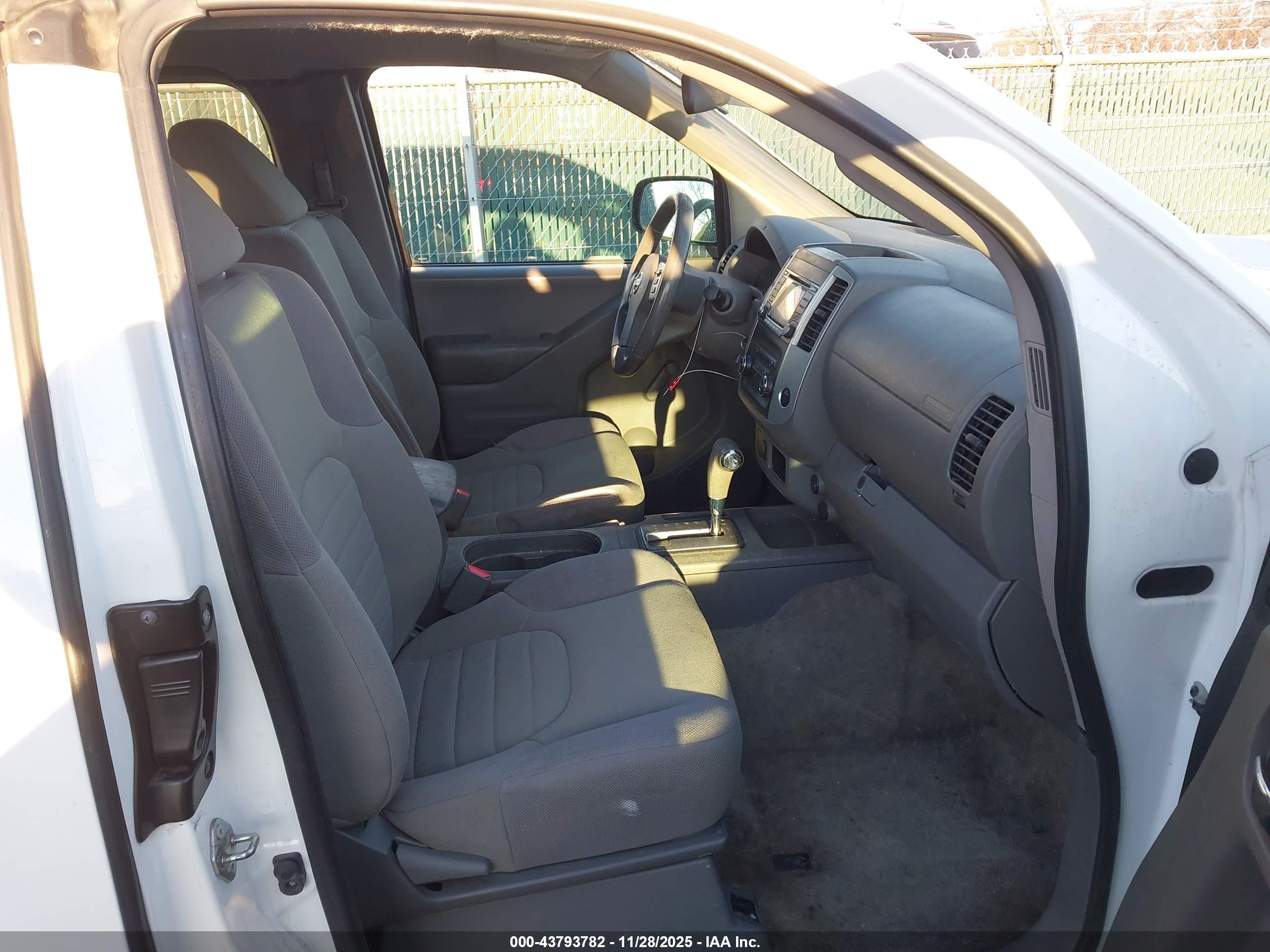 NISSAN FRONTIER image 5