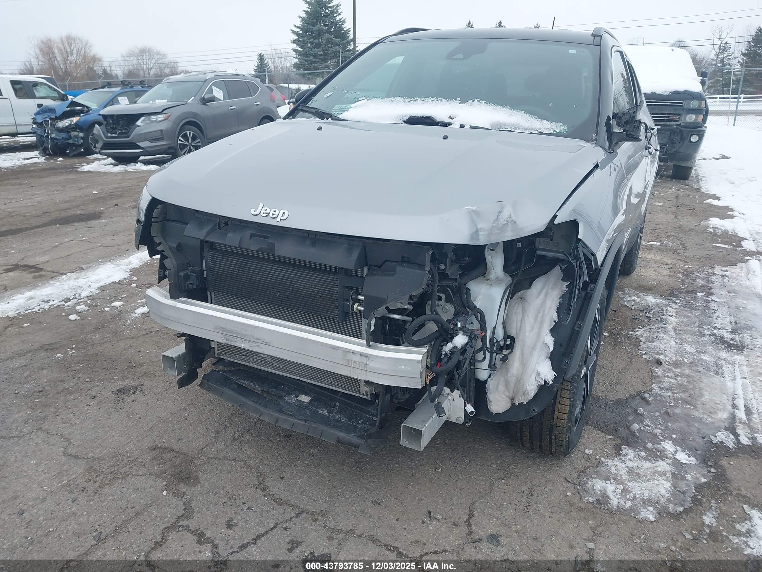 JEEP COMPASS image 6