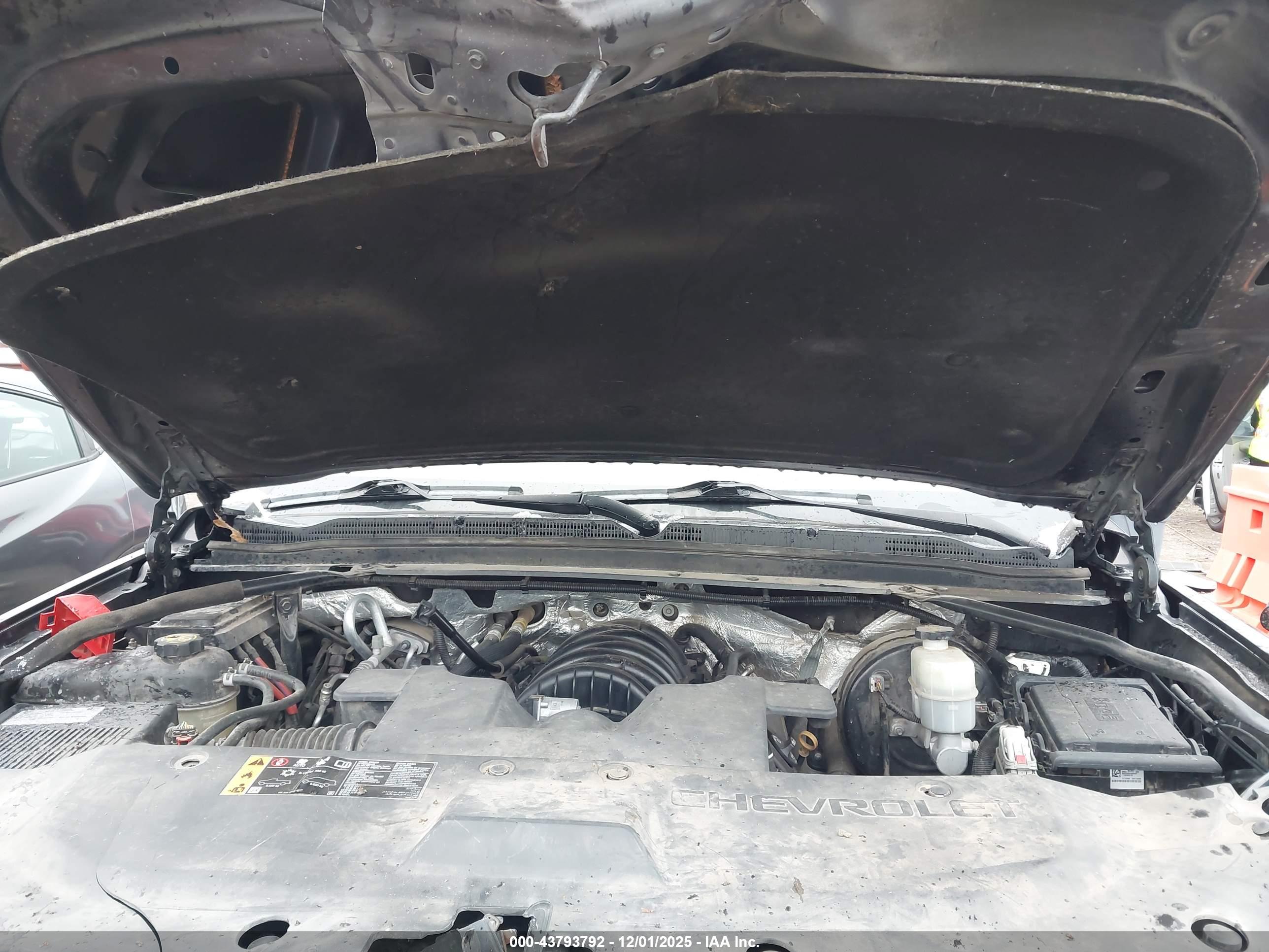 CHEVROLET TAHOE image 10