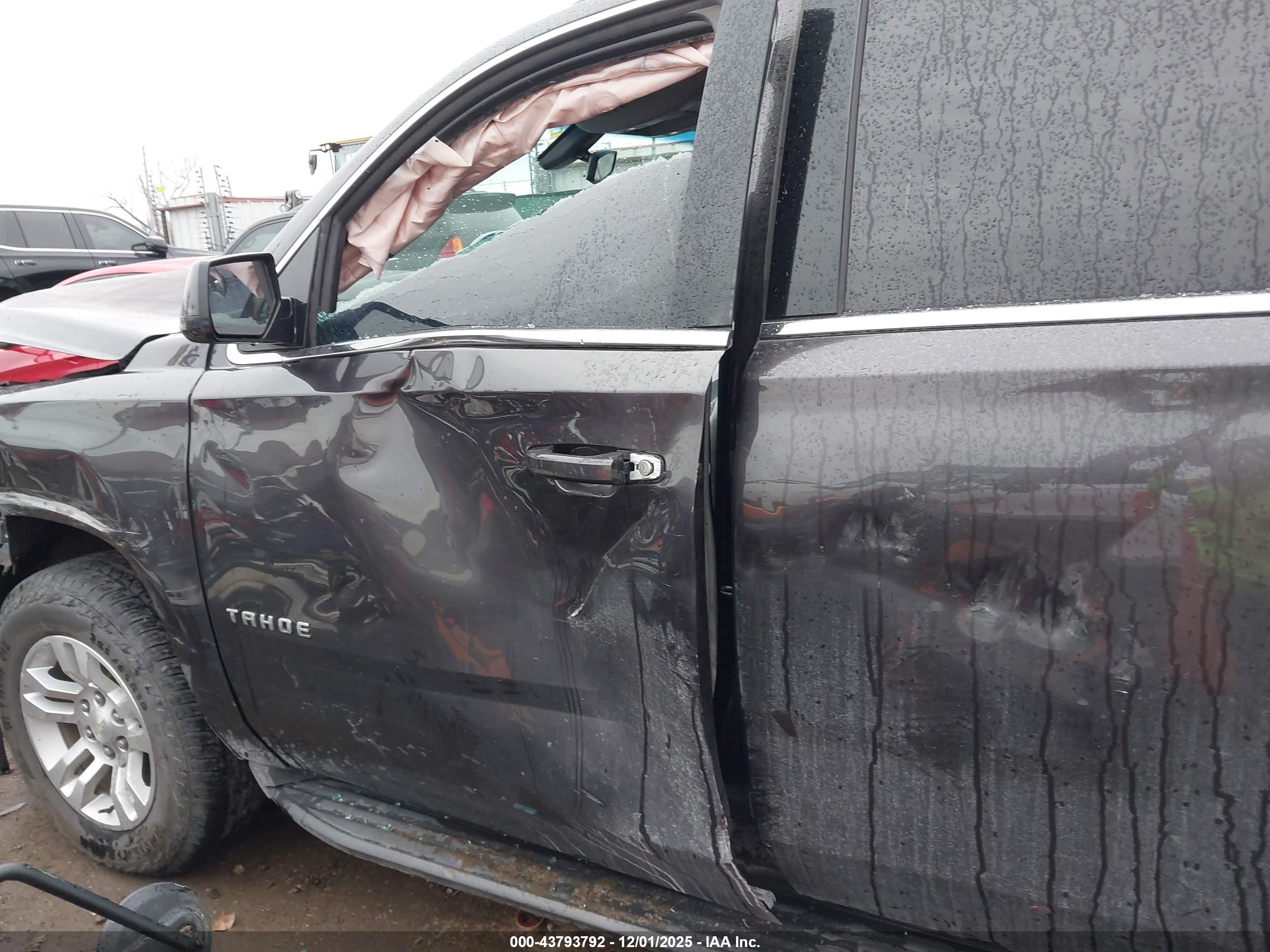 CHEVROLET TAHOE image 6