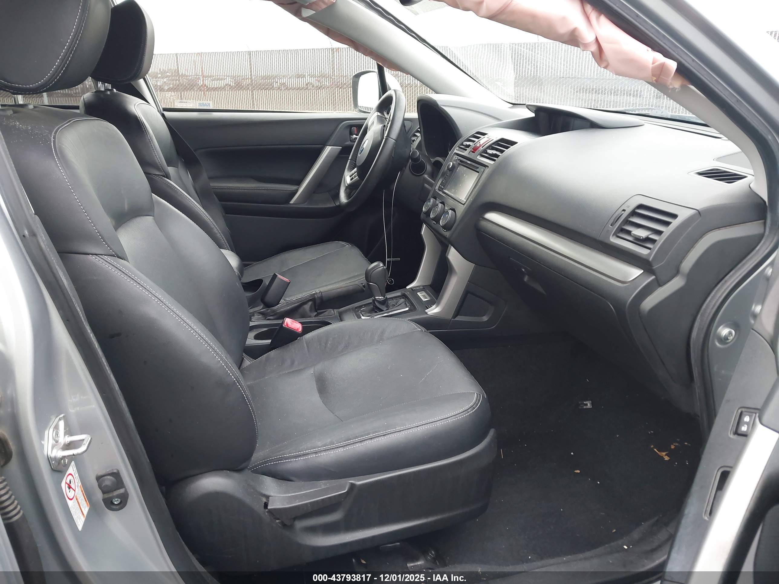 SUBARU FORESTER image 5