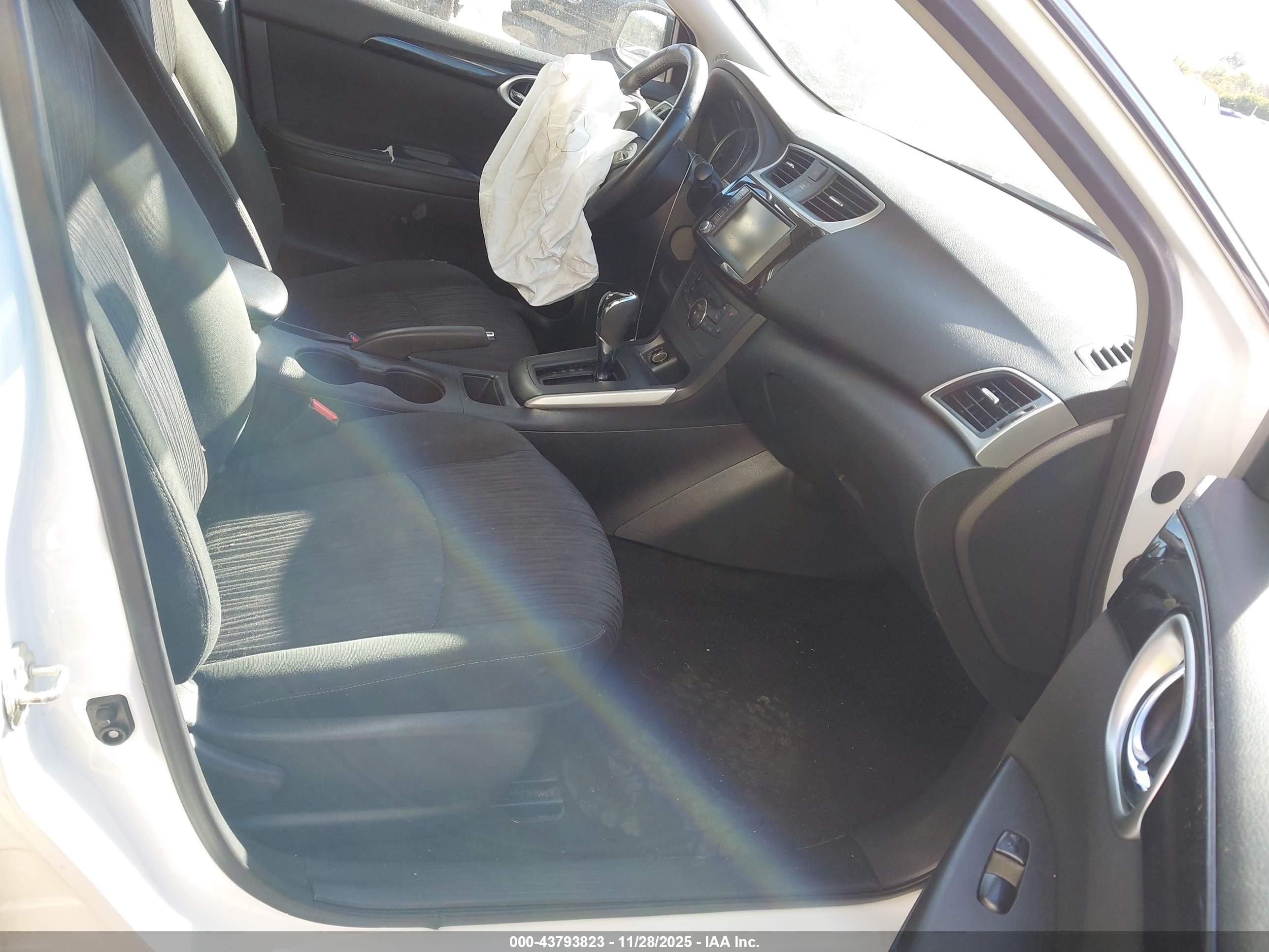 NISSAN SENTRA image 5
