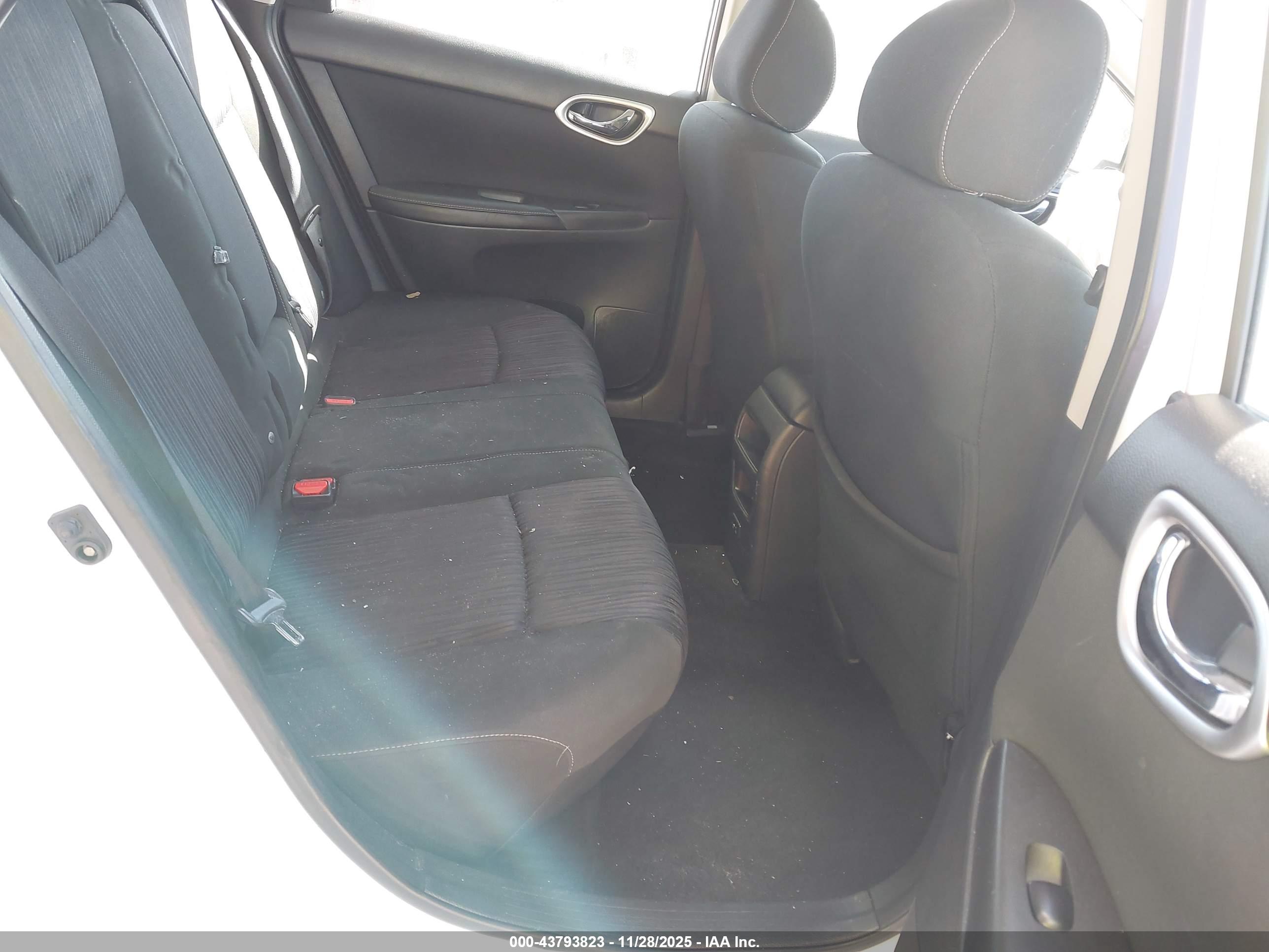 NISSAN SENTRA image 8