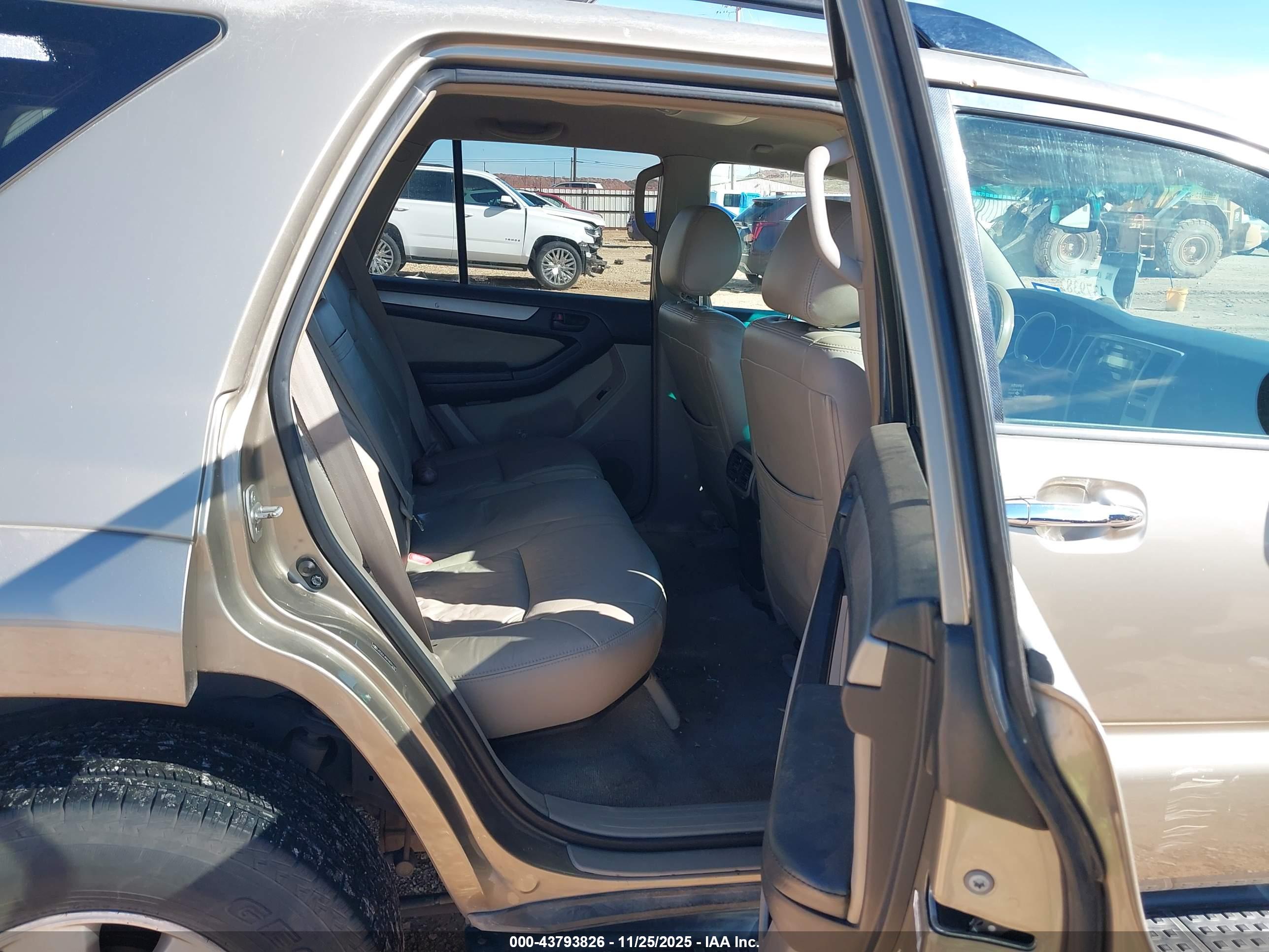 TOYOTA 4RUNNER image 8