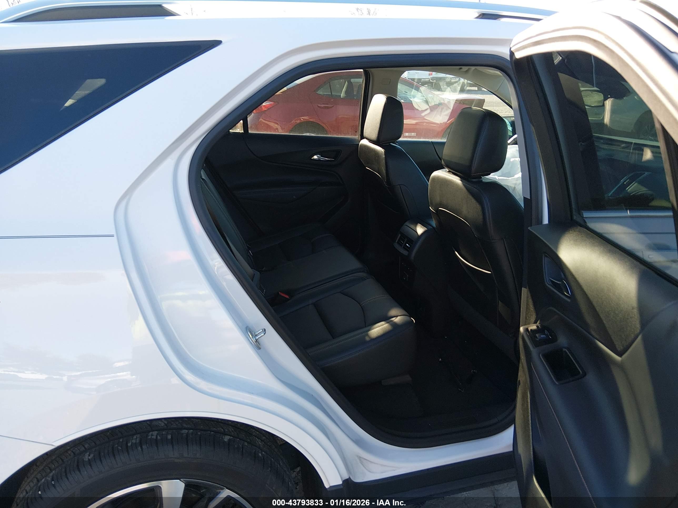 CHEVROLET EQUINOX image 8