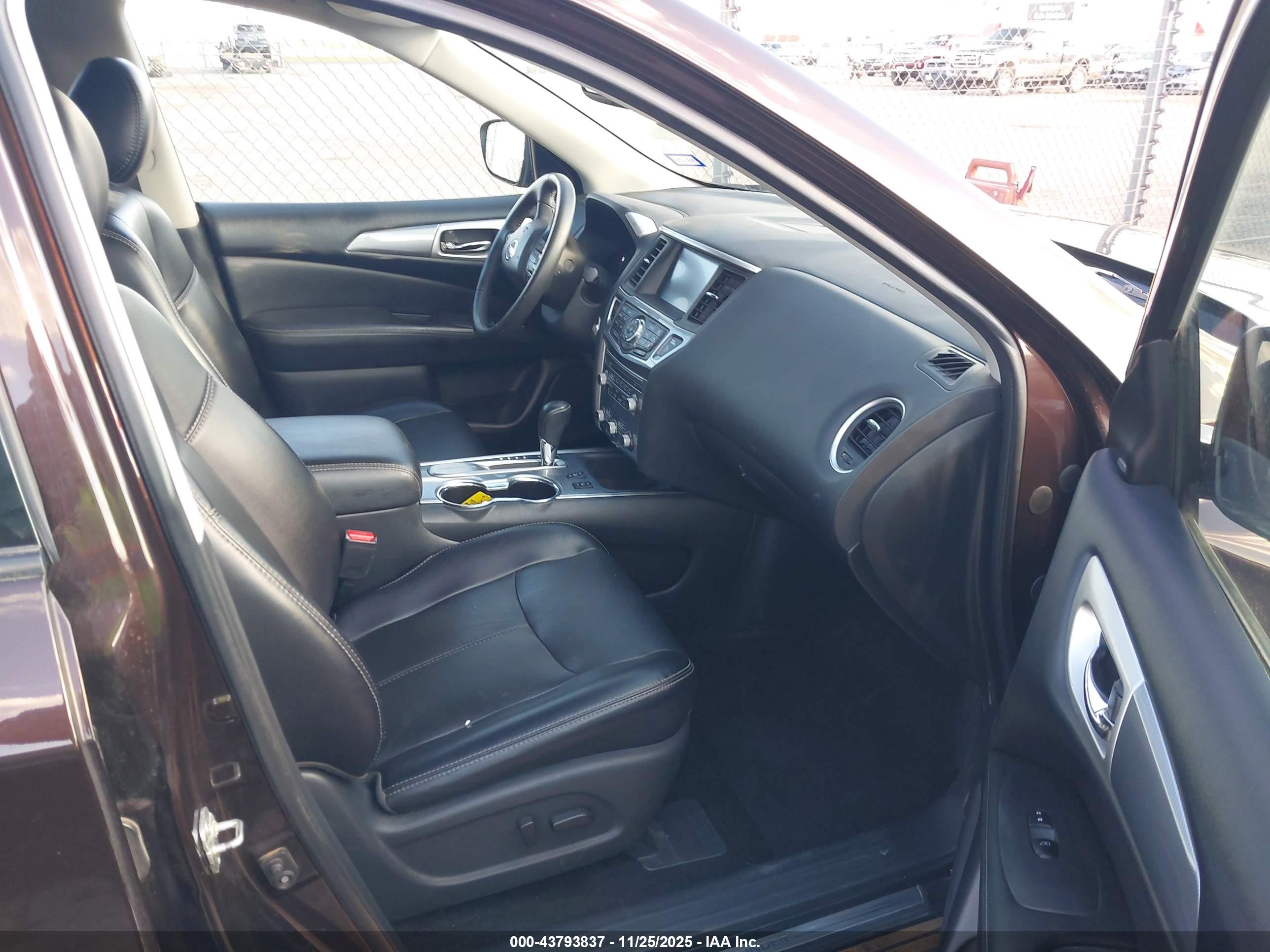 NISSAN PATHFINDER image 5