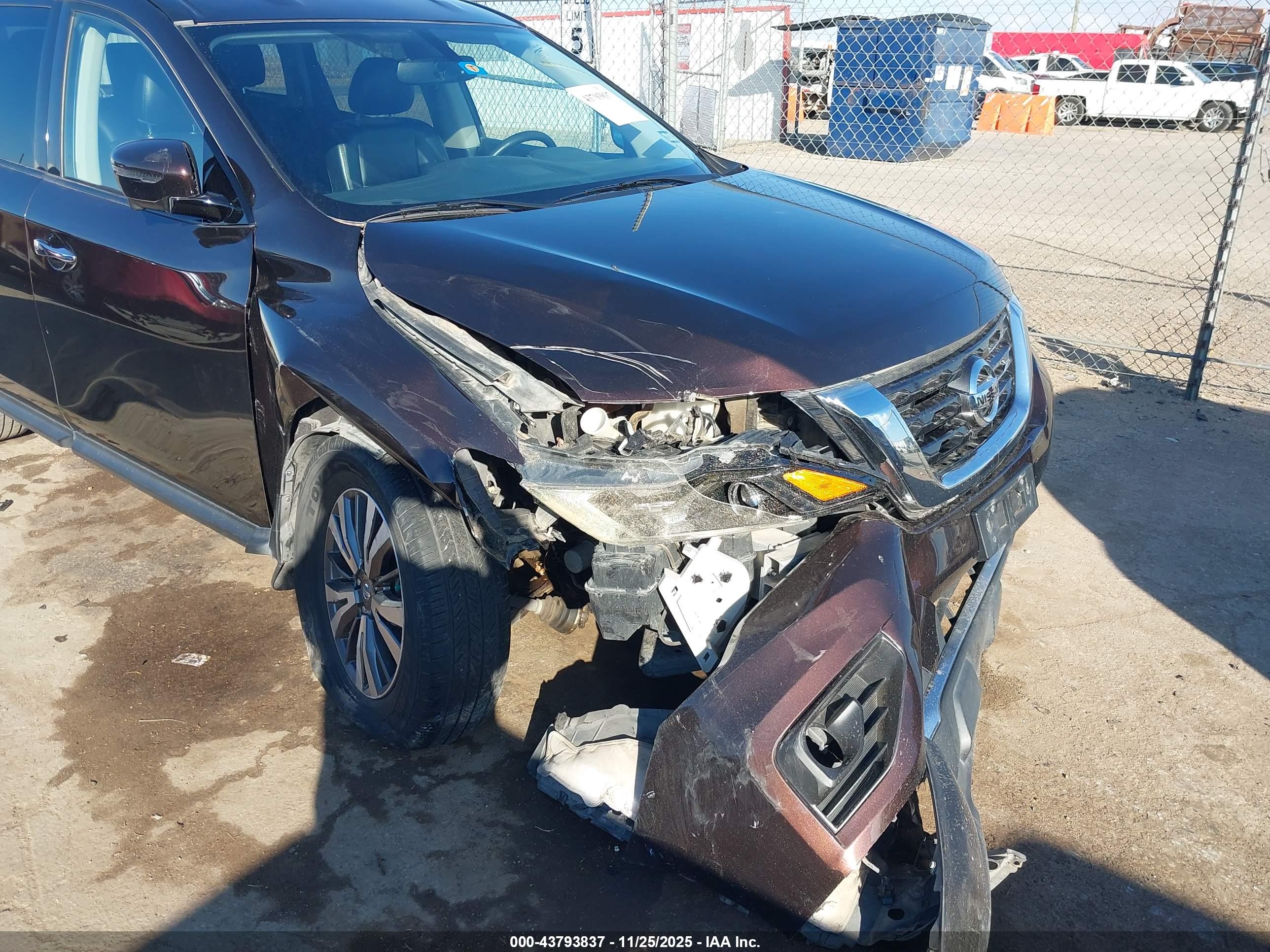 NISSAN PATHFINDER image 6