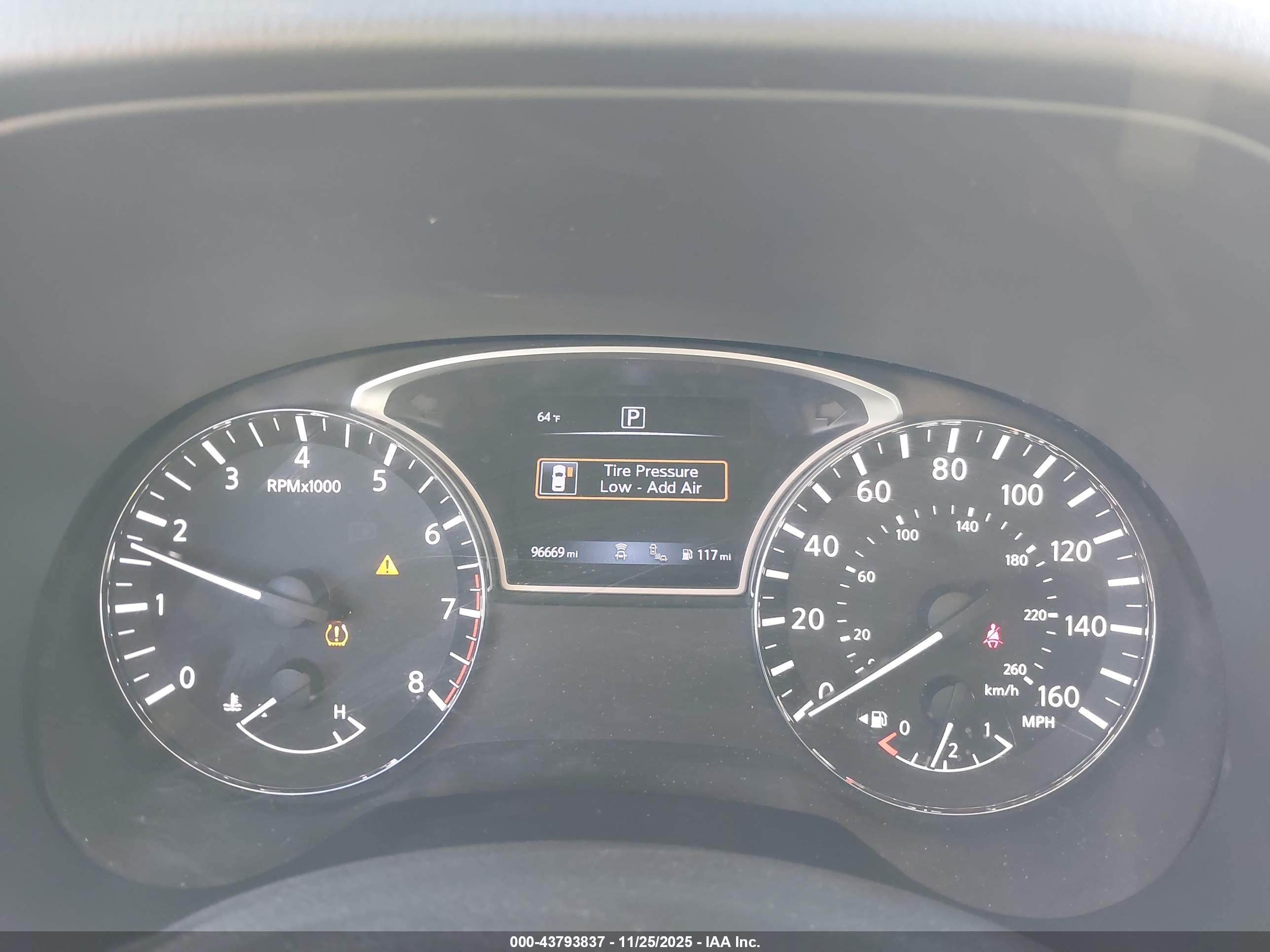 NISSAN PATHFINDER image 7