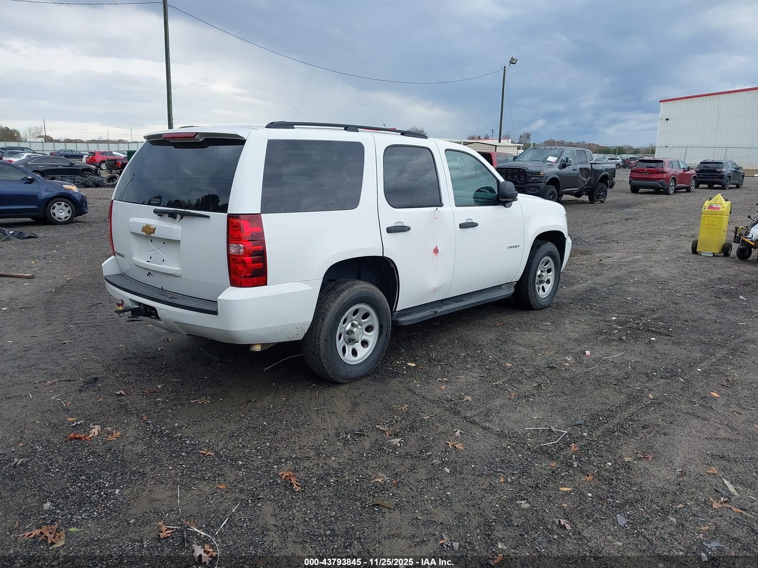 CHEVROLET TAHOE image 4