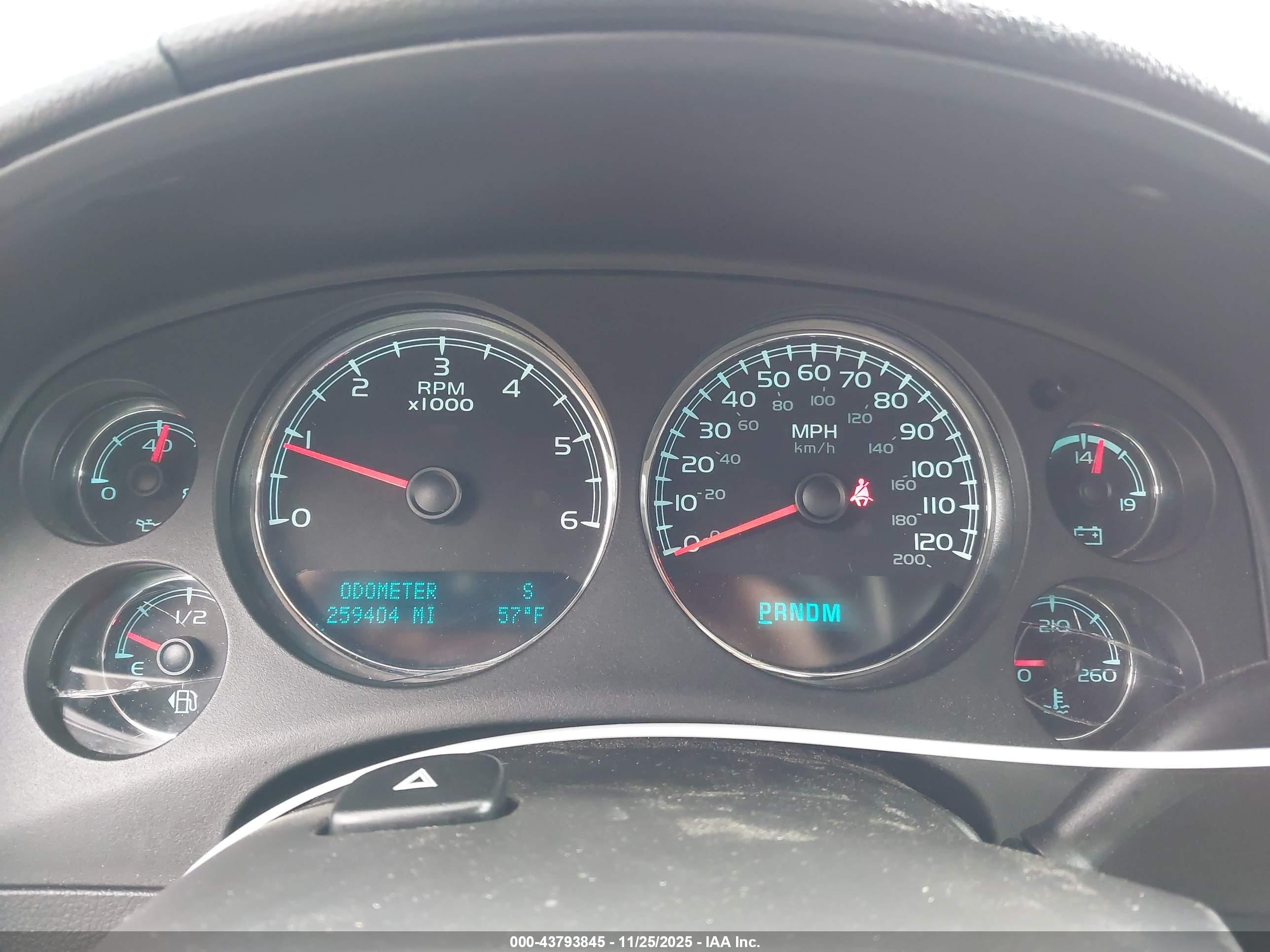 CHEVROLET TAHOE image 7