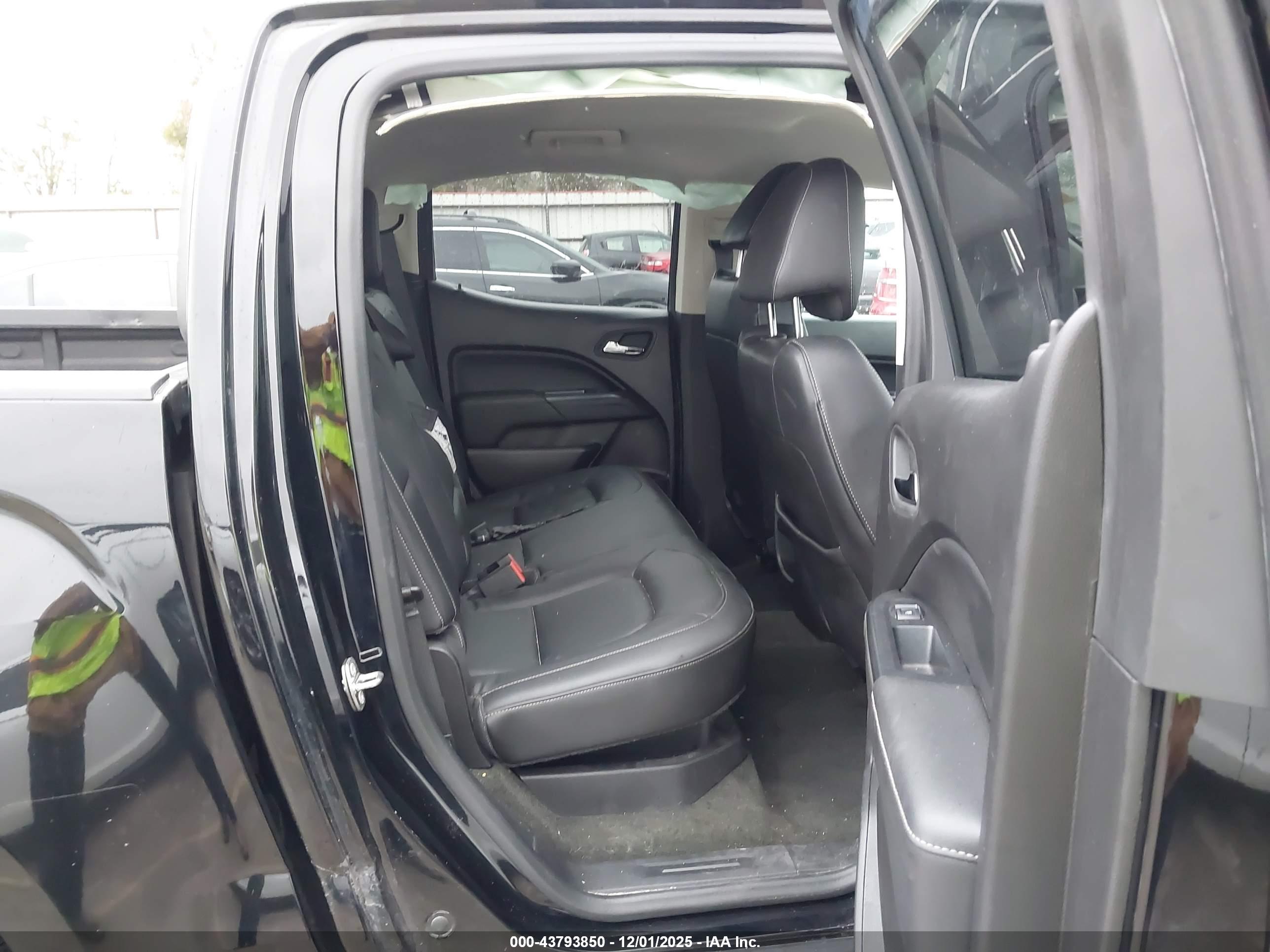 GMC CANYON image 8