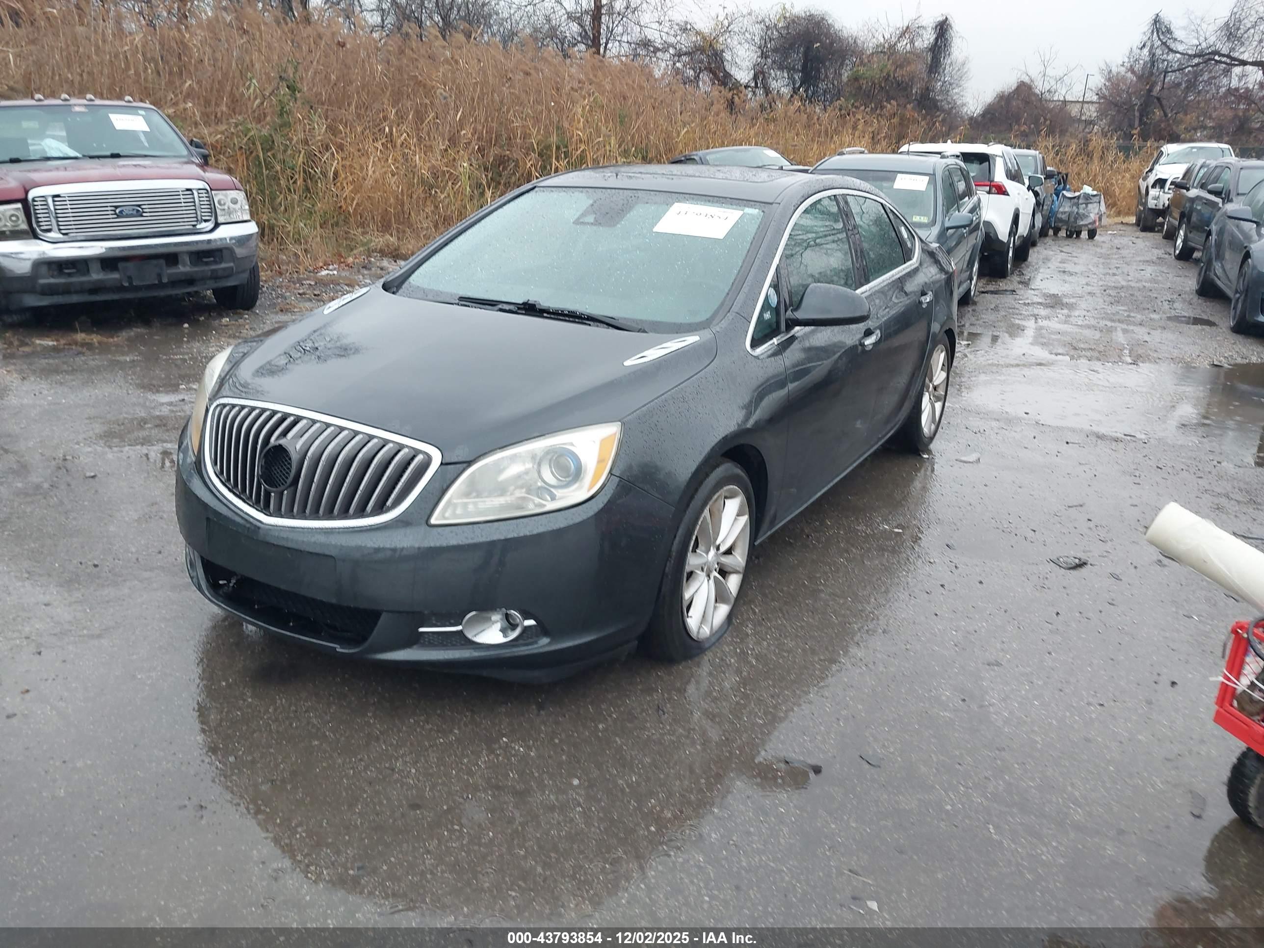 BUICK VERANO image 2