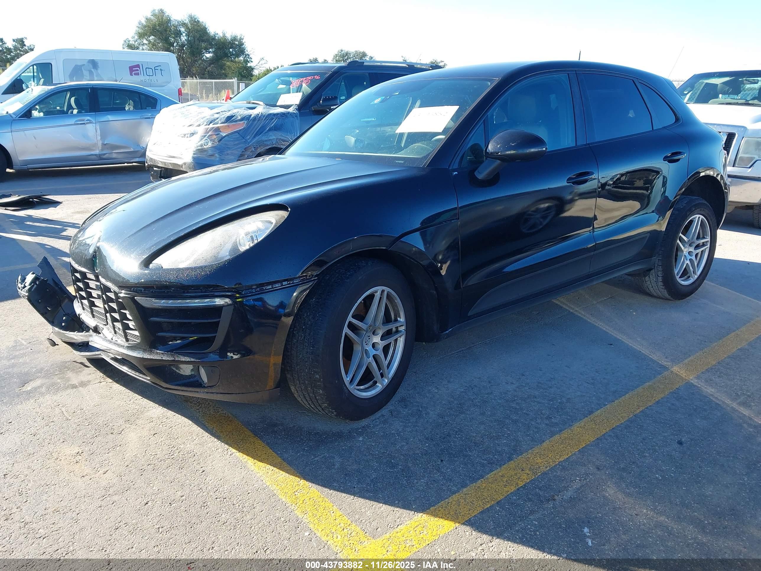 PORSCHE MACAN image 2