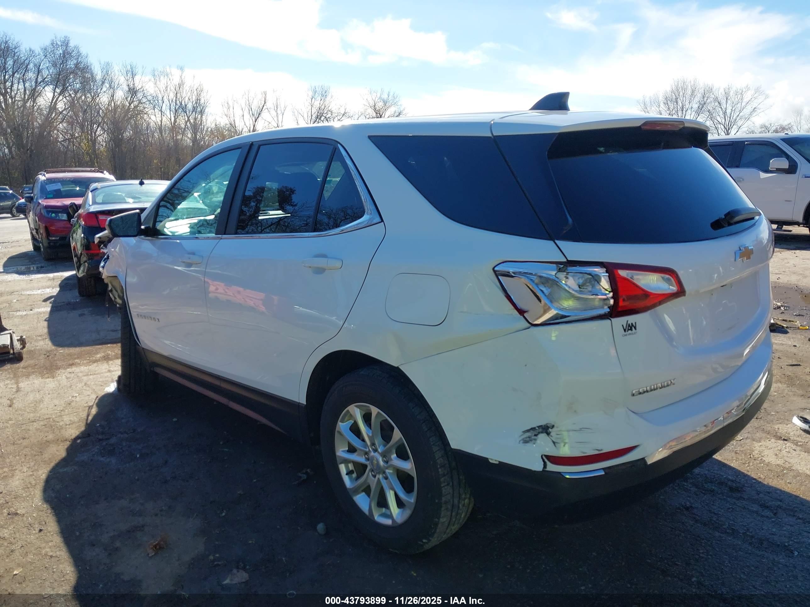CHEVROLET EQUINOX image 3