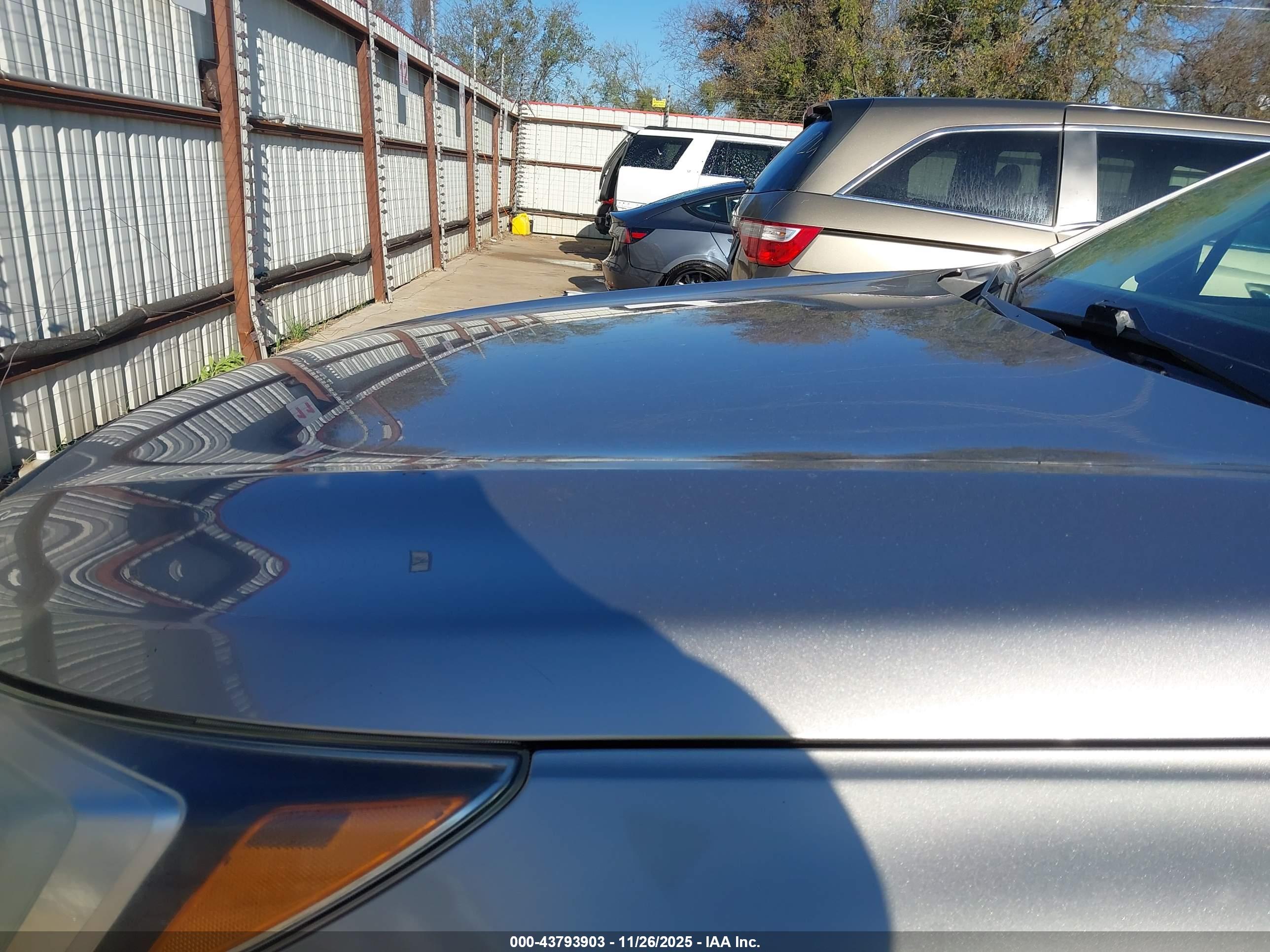 SUBARU OUTBACK image 6
