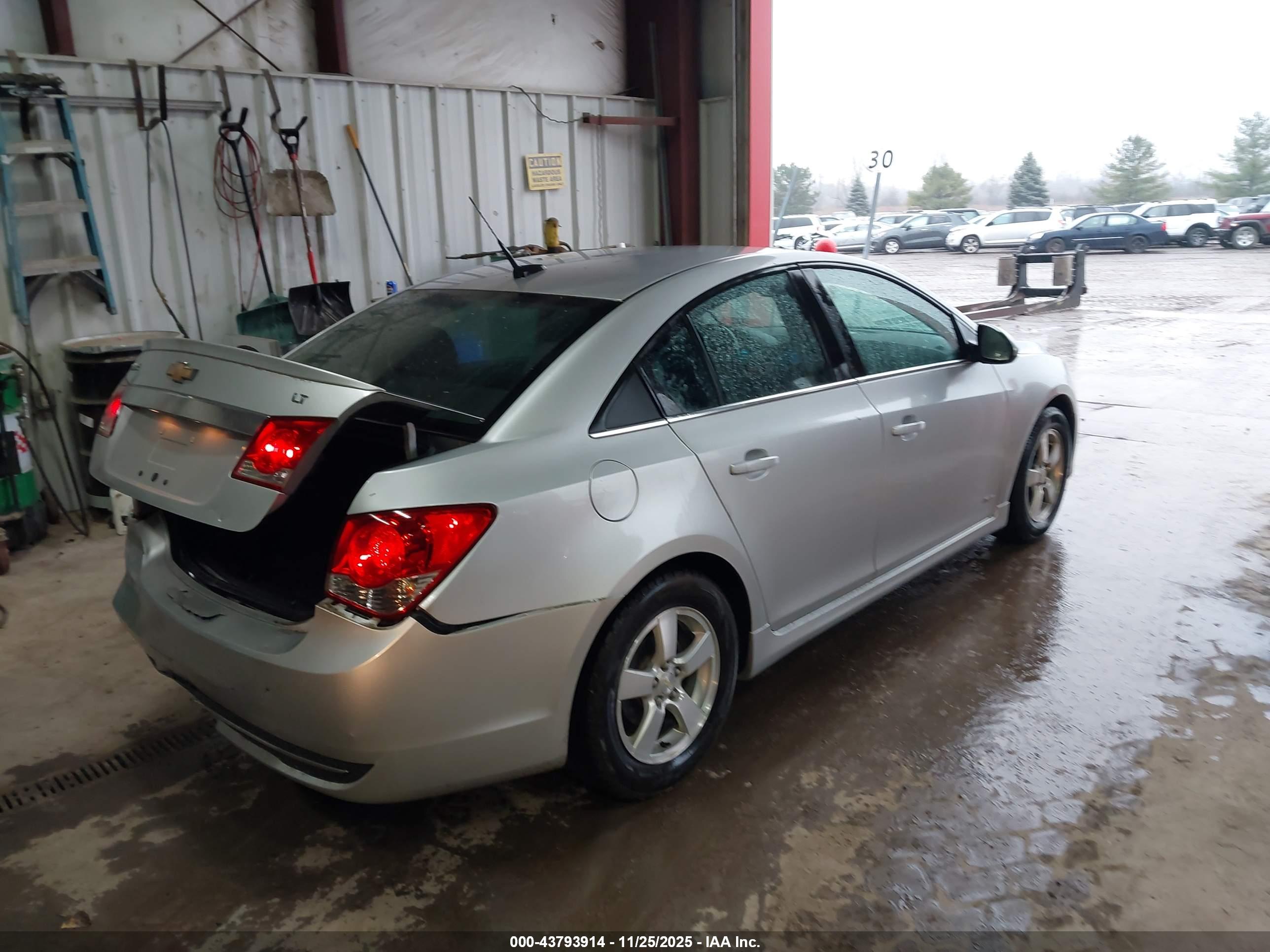 CHEVROLET CRUZE image 4