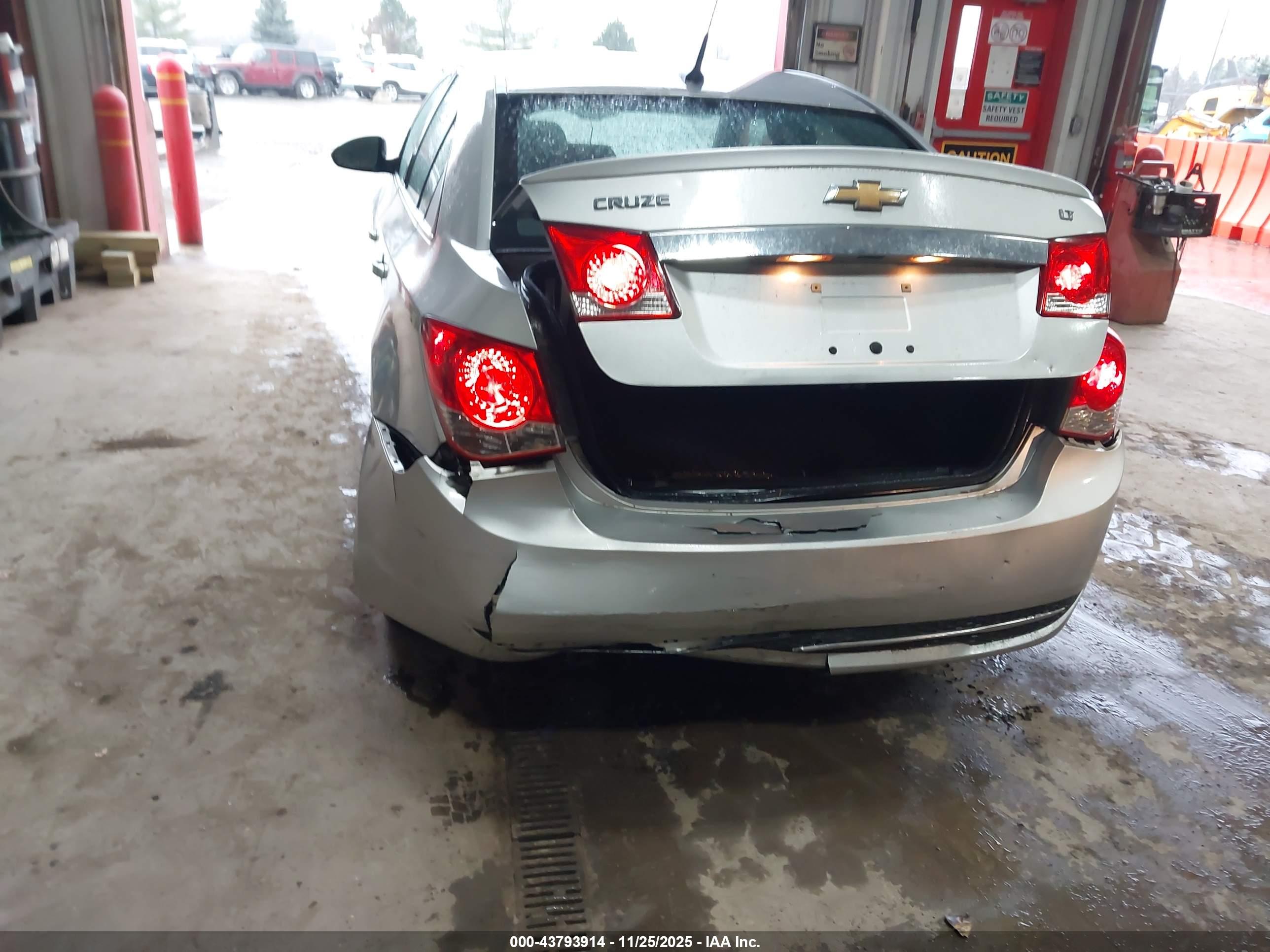 CHEVROLET CRUZE image 6