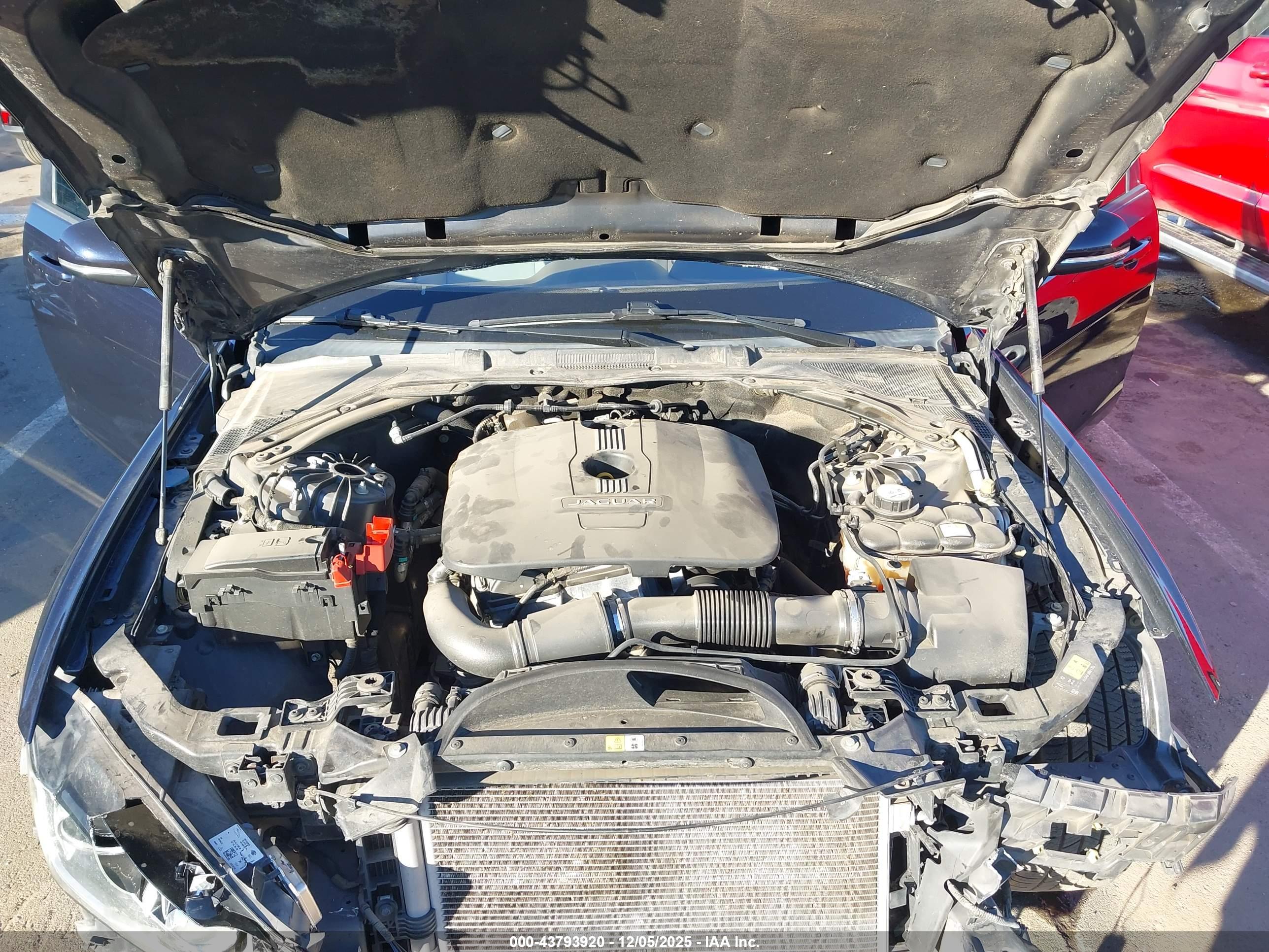 JAGUAR XE image 10