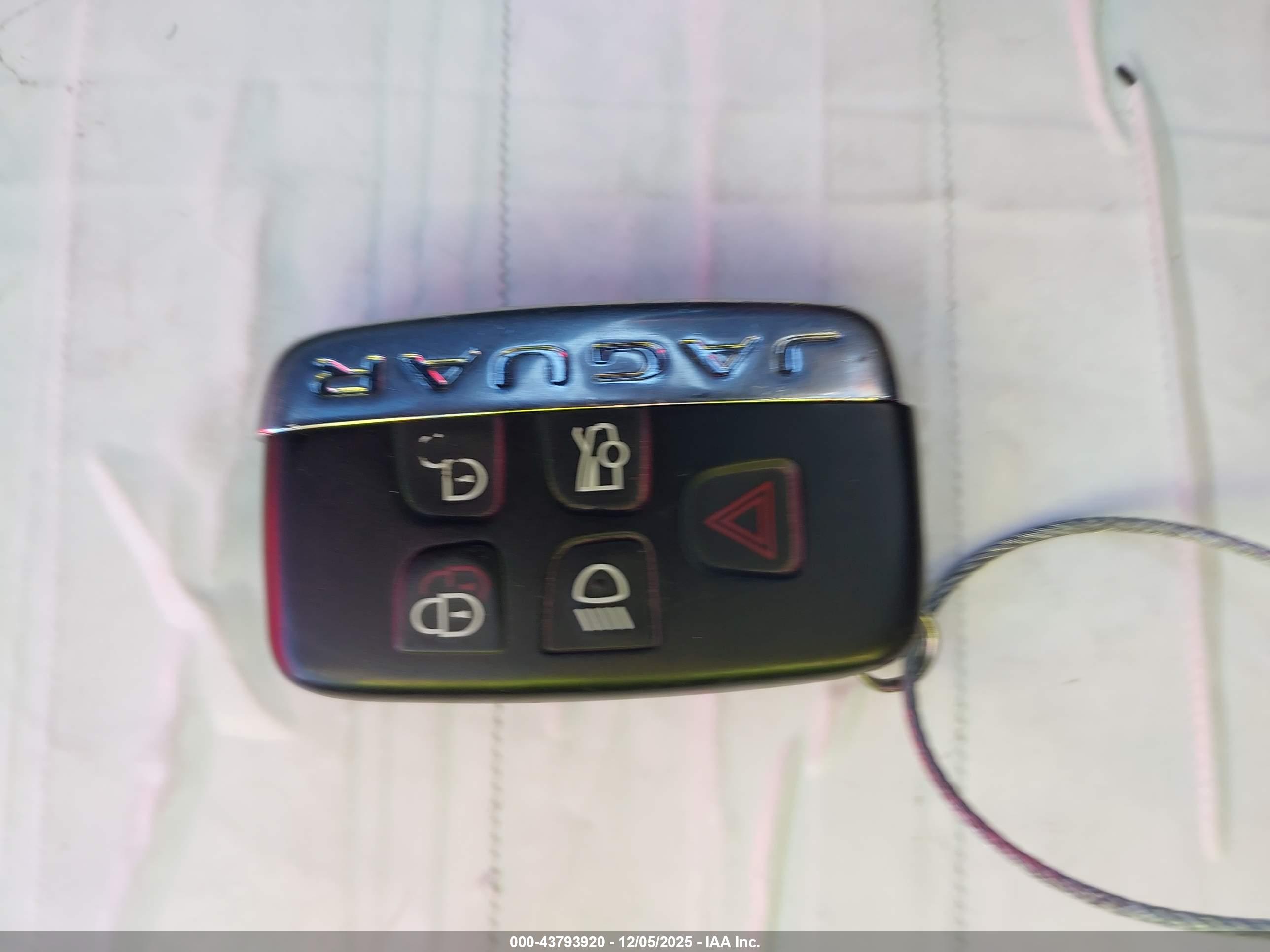JAGUAR XE image 11