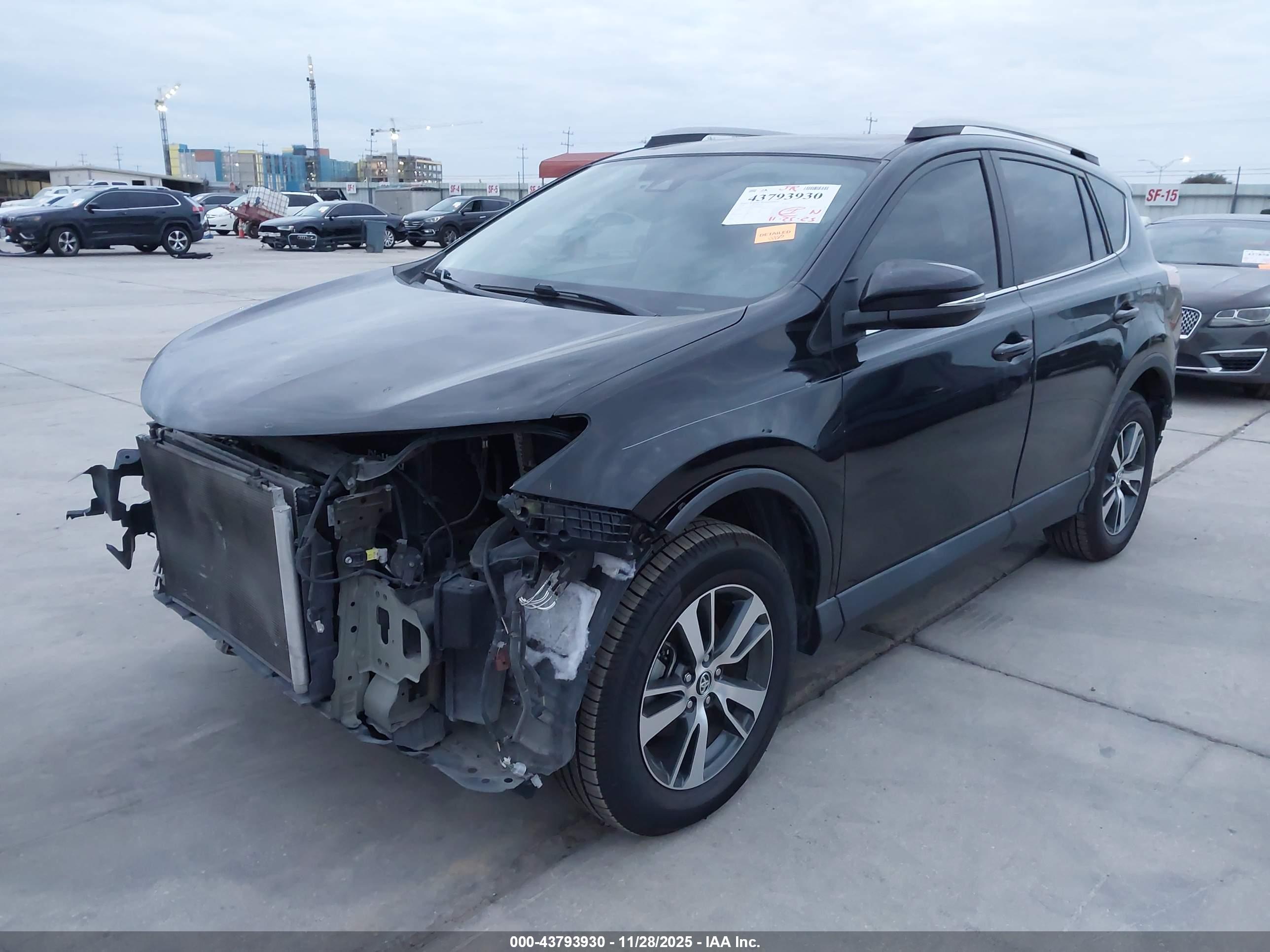 TOYOTA RAV4 image 2