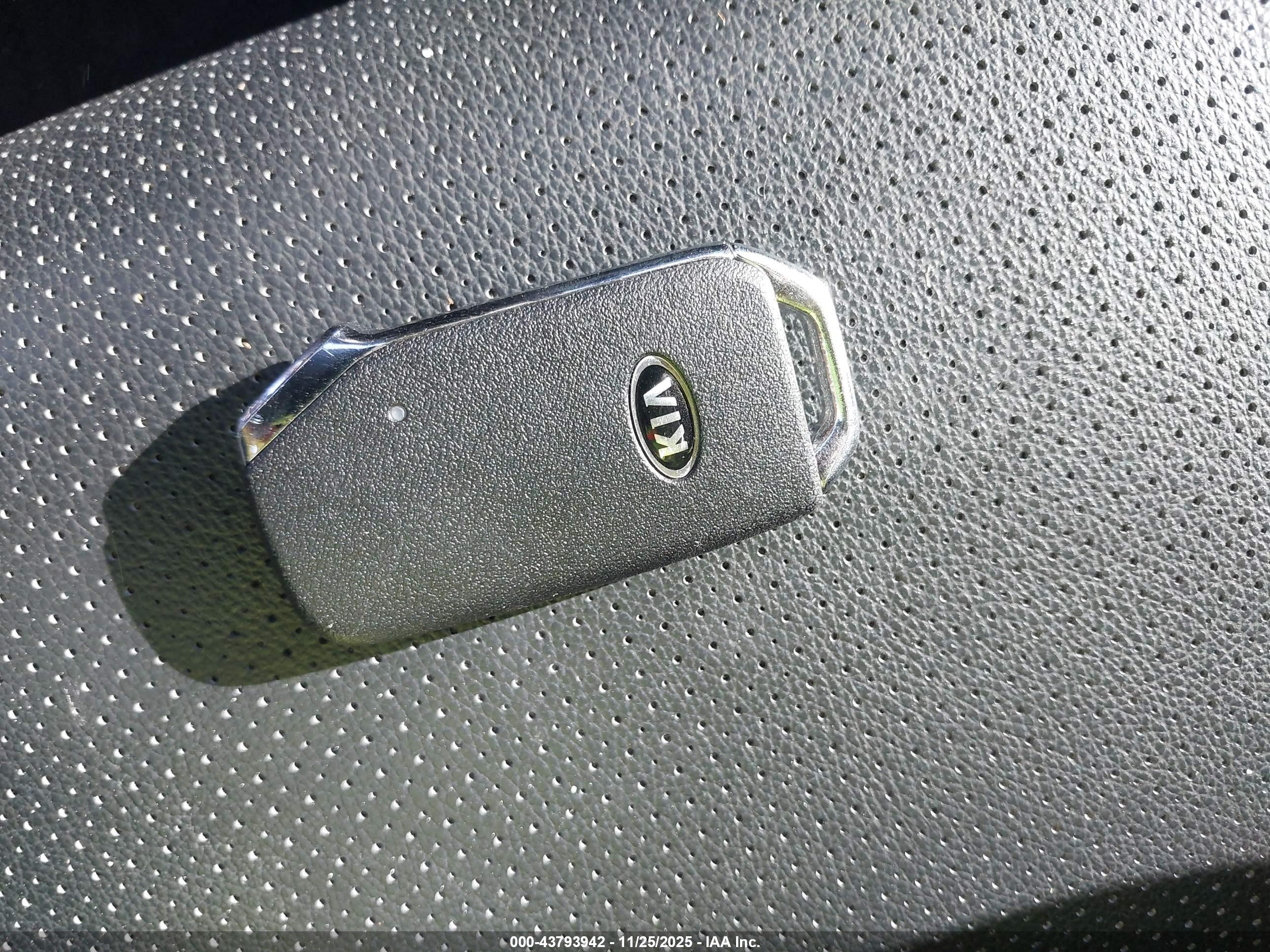 KIA SPORTAGE image 11