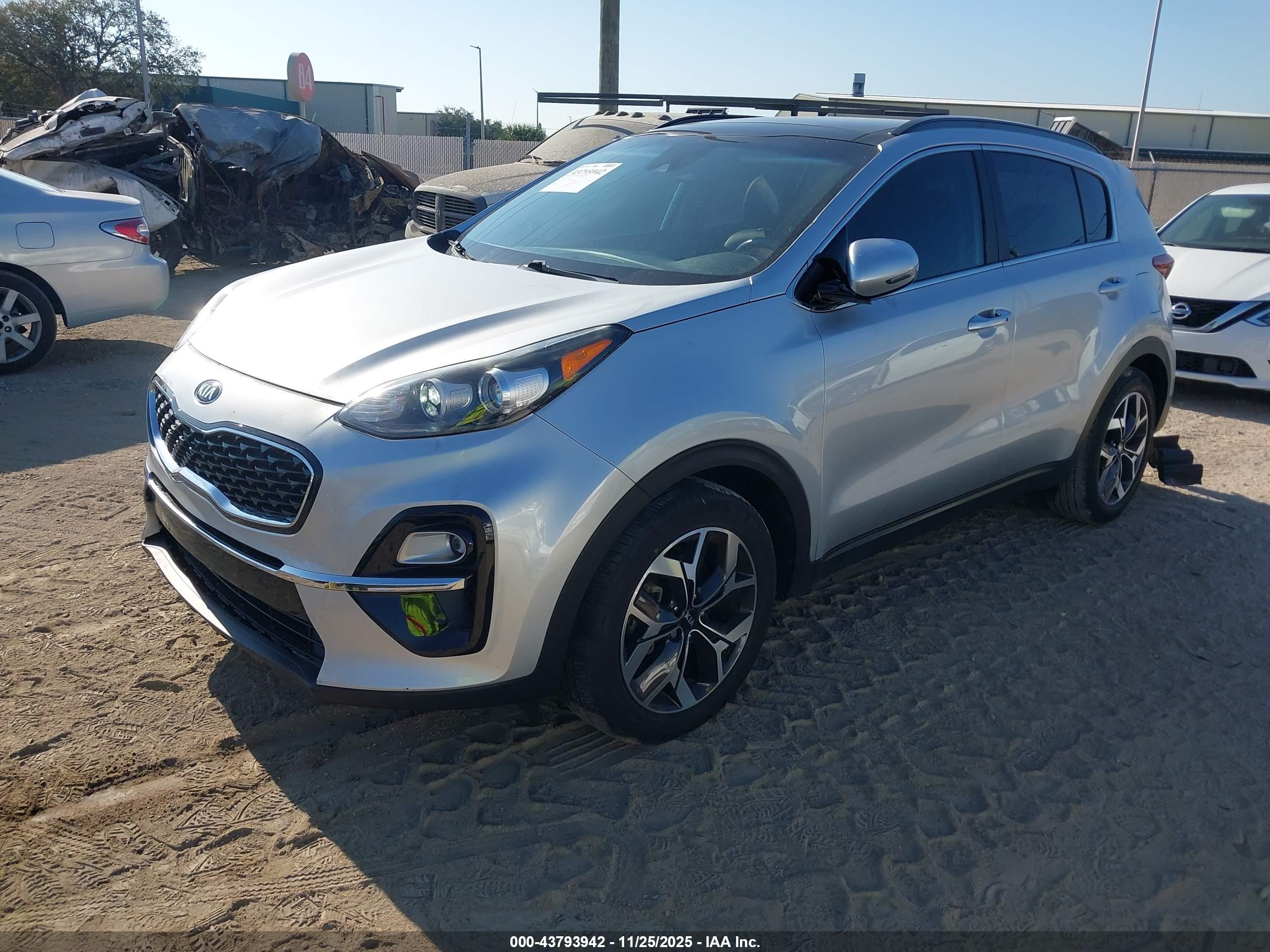 KIA SPORTAGE image 2