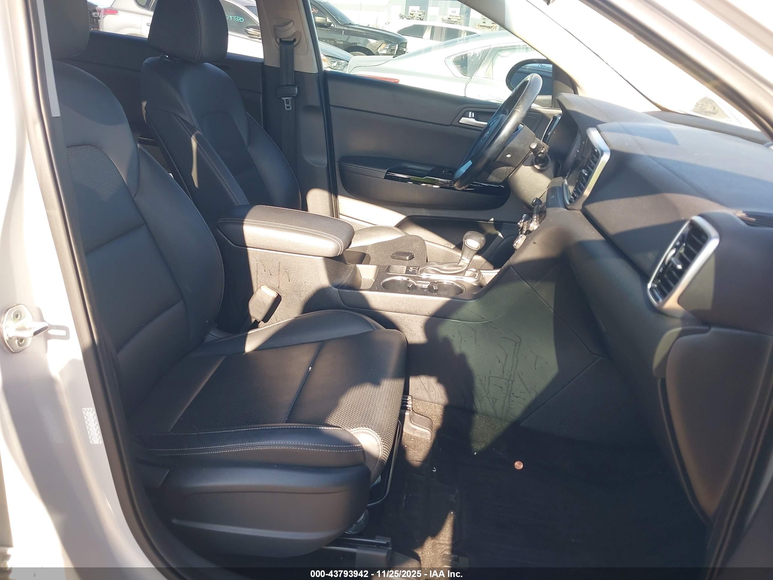 KIA SPORTAGE image 5