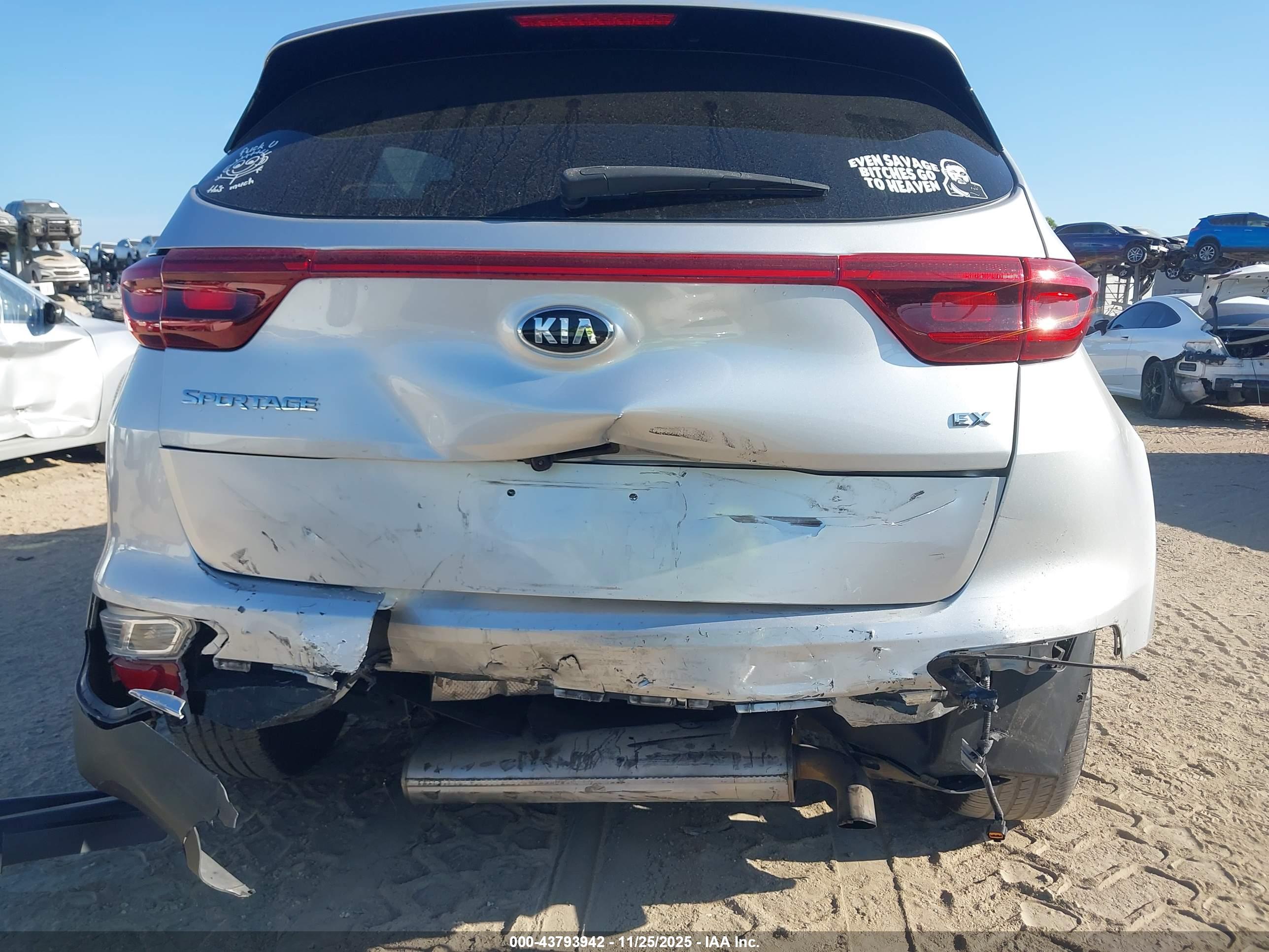 KIA SPORTAGE image 6