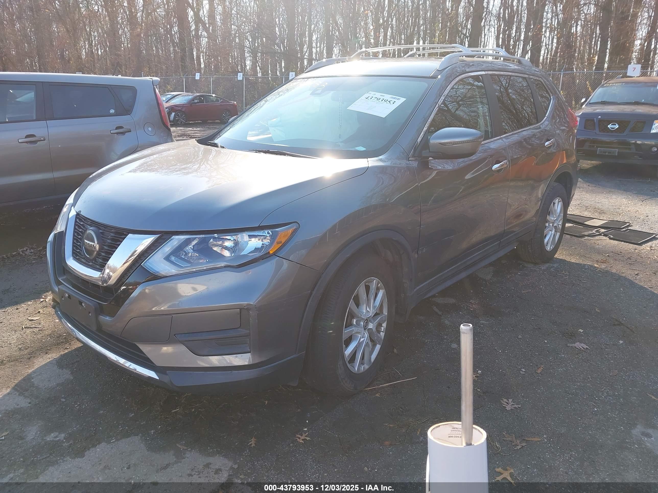 NISSAN ROGUE image 2