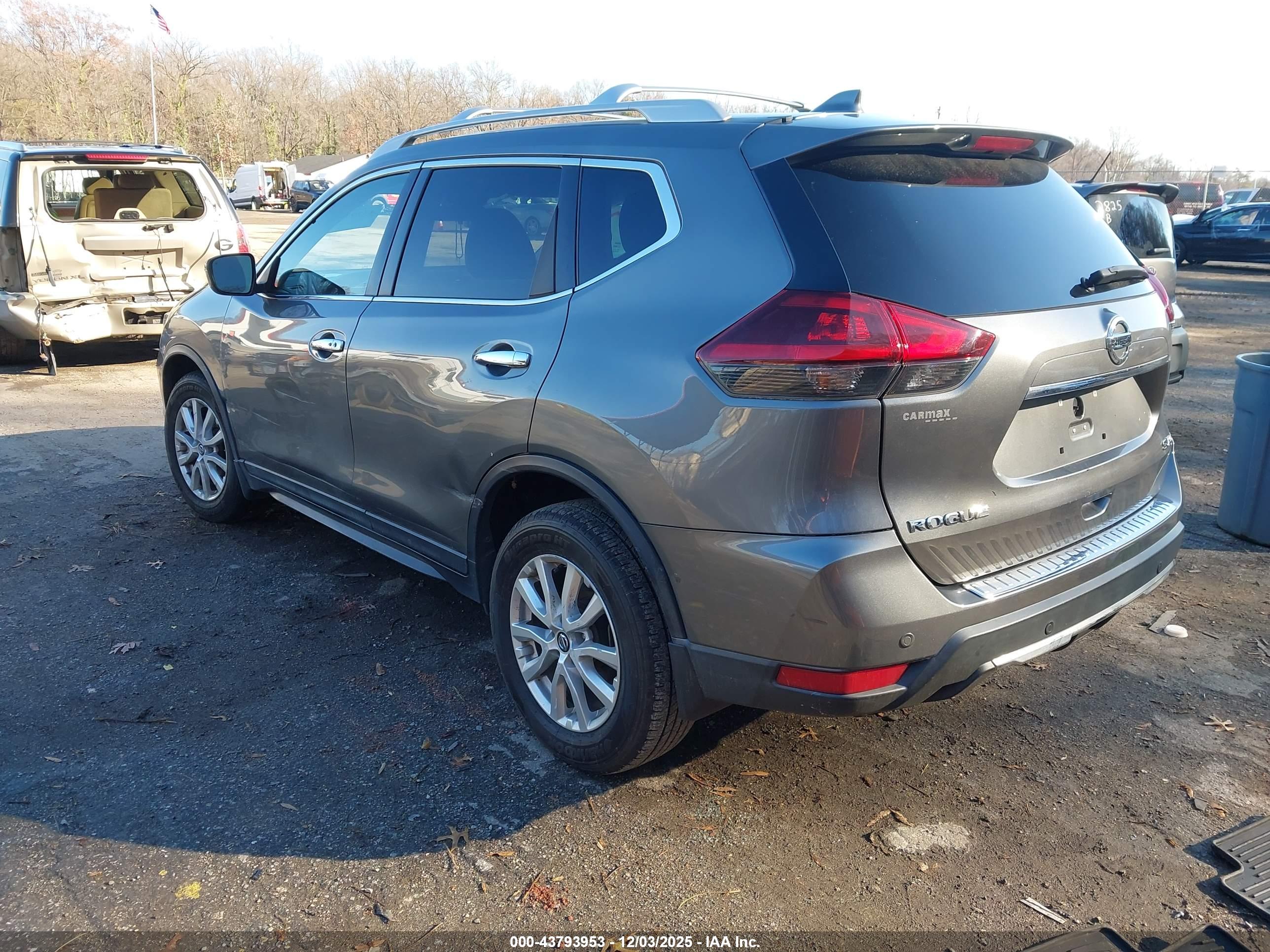 NISSAN ROGUE image 3