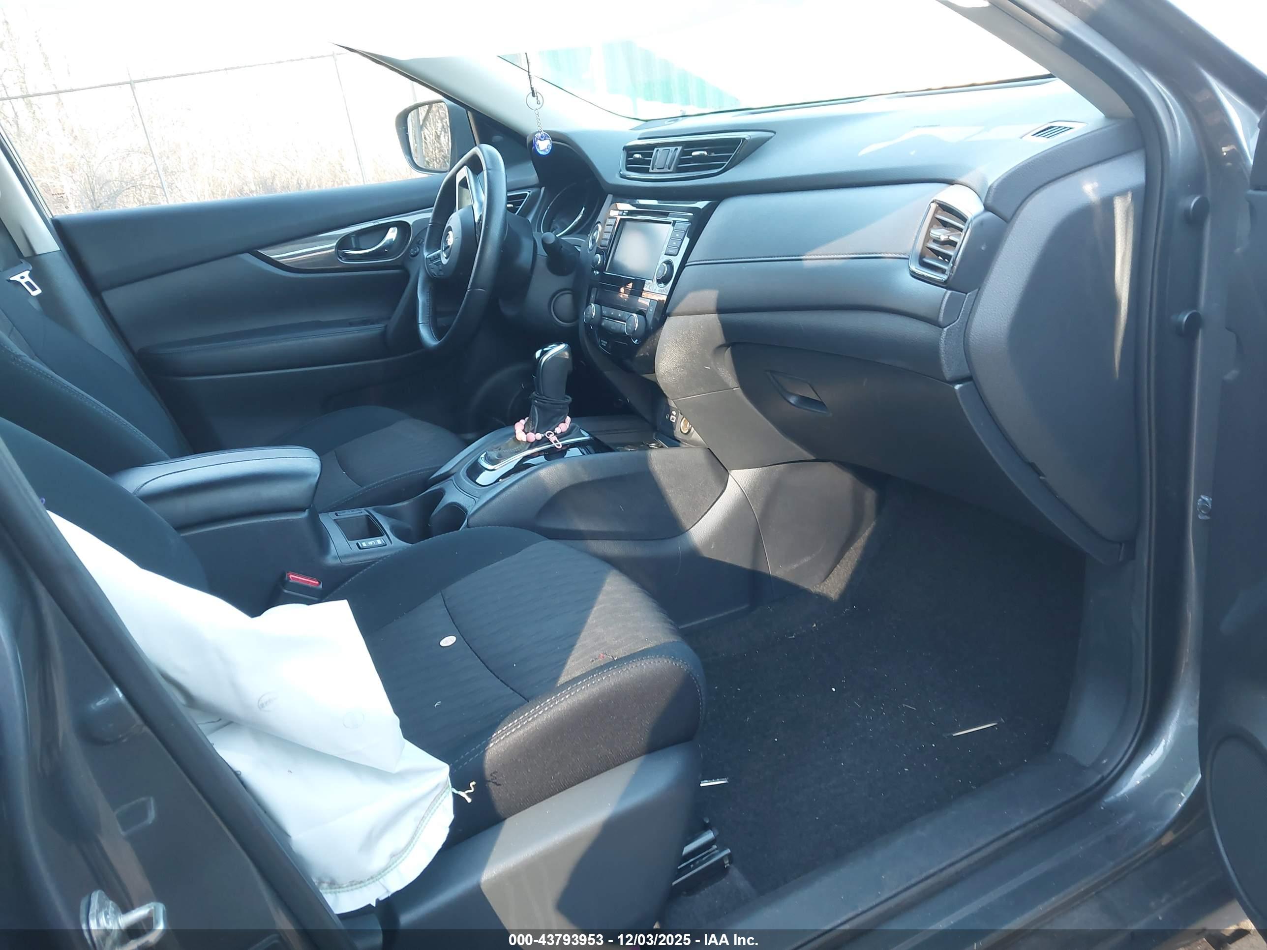 NISSAN ROGUE image 5