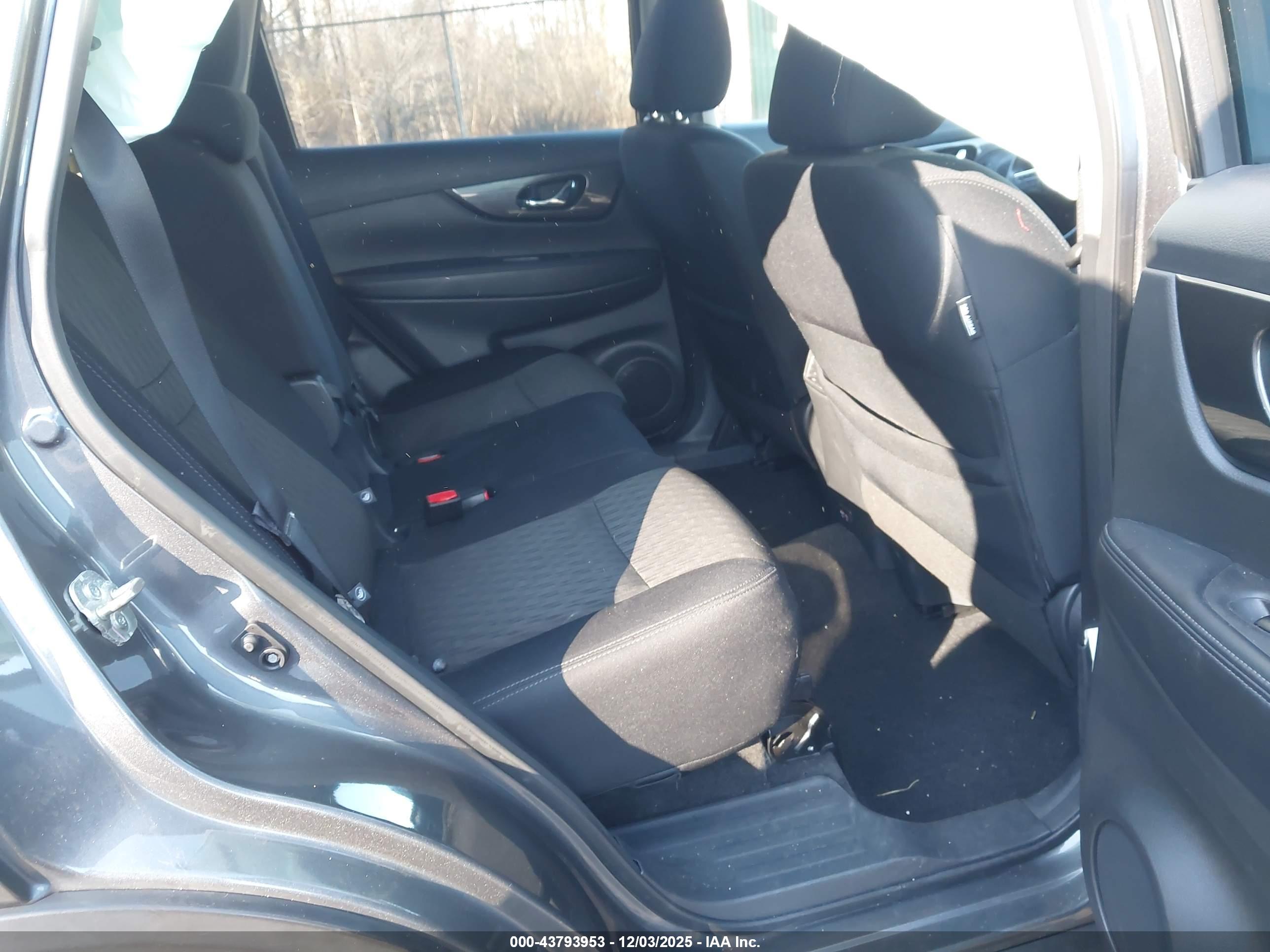 NISSAN ROGUE image 8
